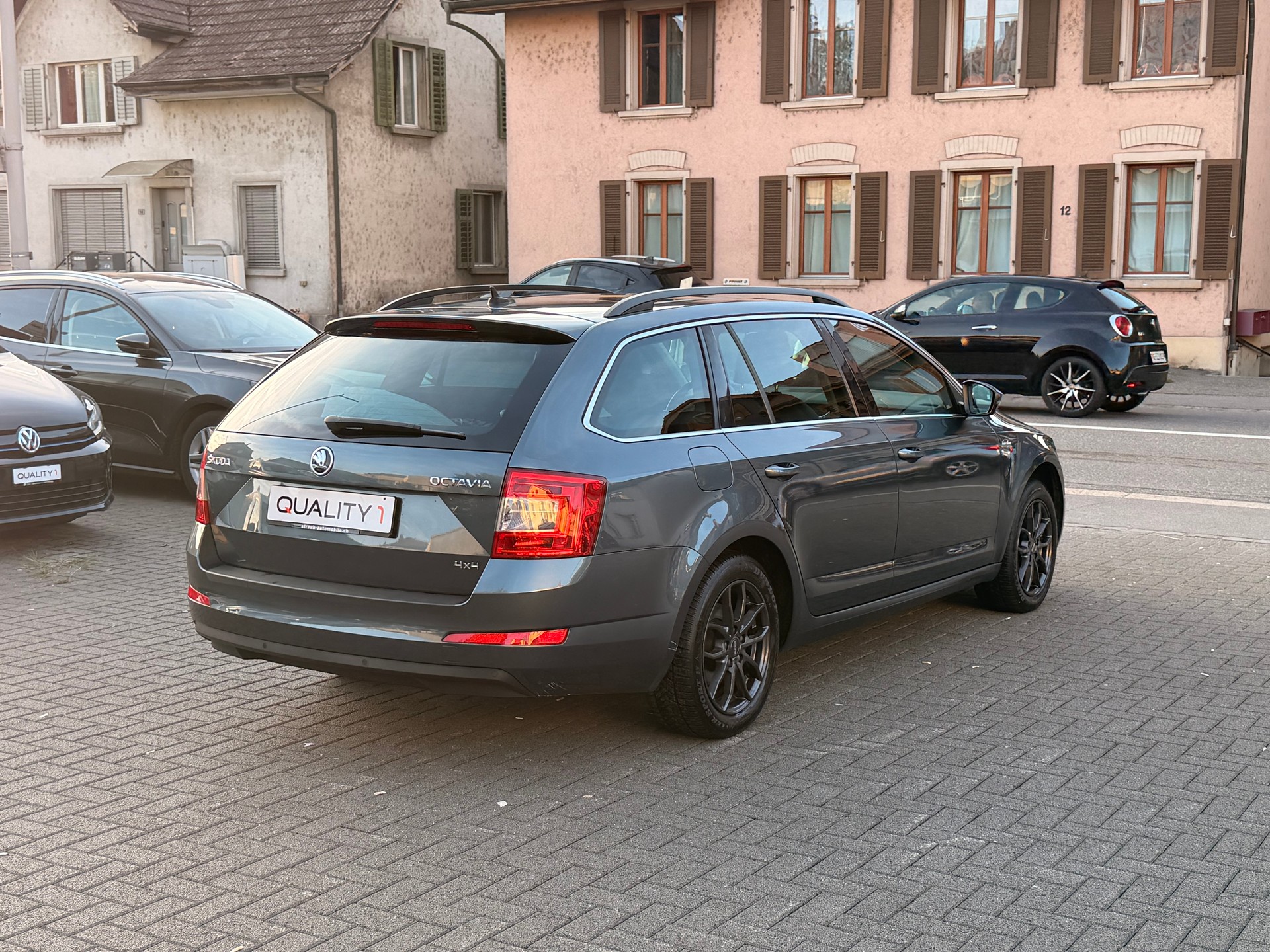 SKODA Octavia Combi 2.0 TDI L&K 4x4 DSG-image-7