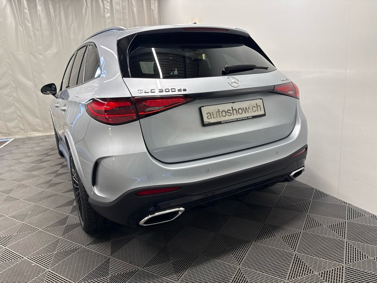 MERCEDES-BENZ GLC 300 de 4Matic EQ Star 9G-Tronic-image-11