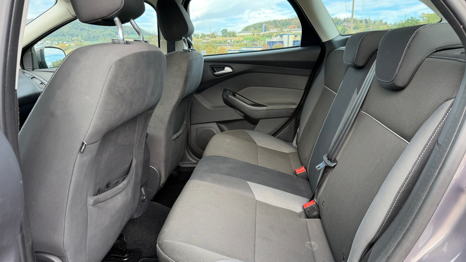 FORD Focus 1.0 SCTi Titanium-image-11