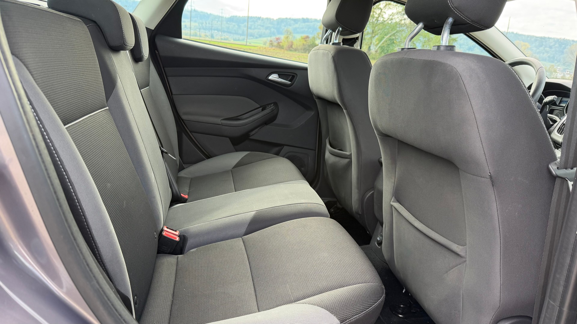 FORD Focus 1.0 SCTi Titanium-image-13