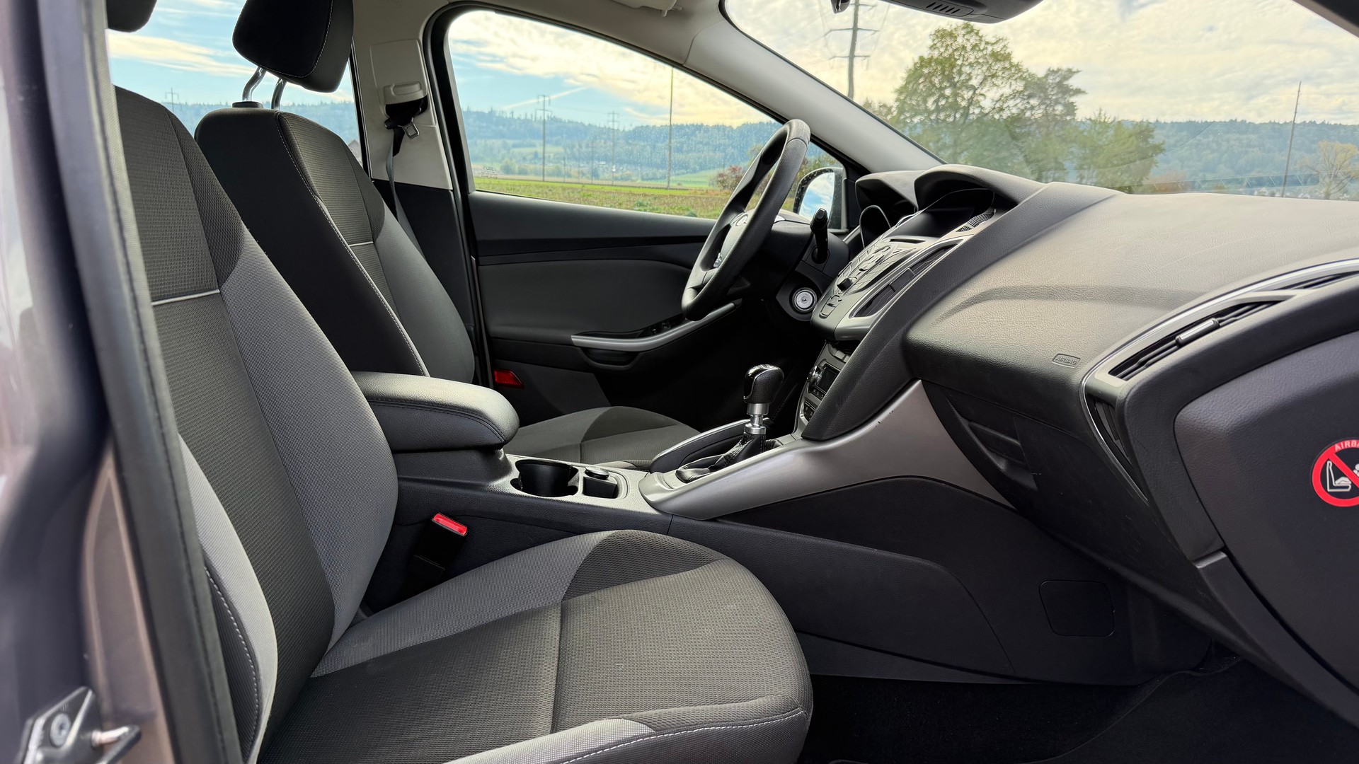 FORD Focus 1.0 SCTi Titanium-image-12