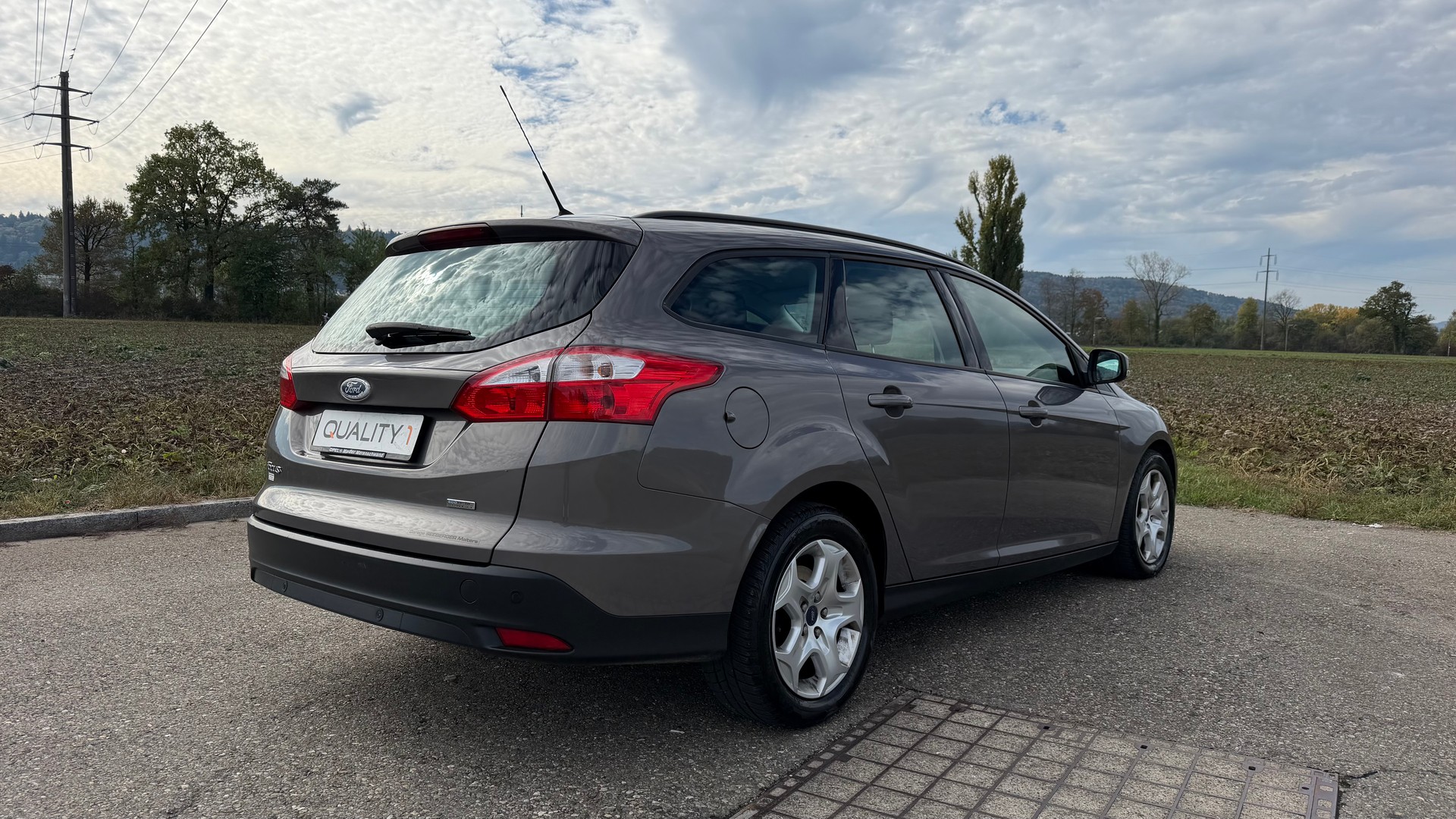FORD Focus 1.0 SCTi Titanium-image-4