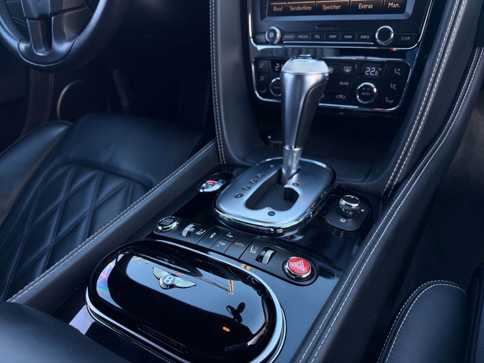 BENTLEY Continental GT 4.0 V8-image-13