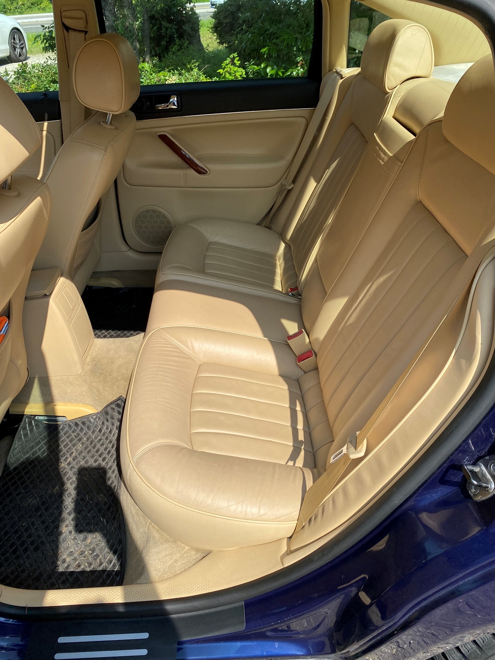 VW Passat 4.0 W8 4Motion Highline-image-5