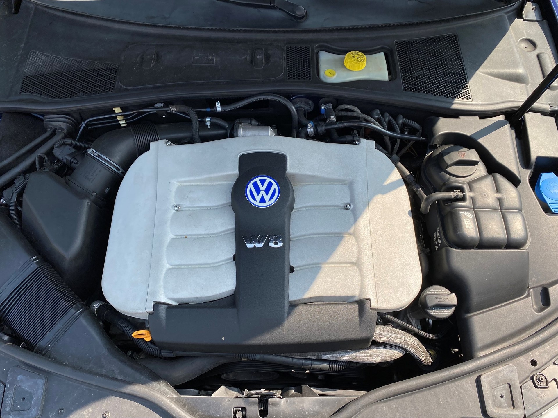VW Passat 4.0 W8 4Motion Highline-image-7