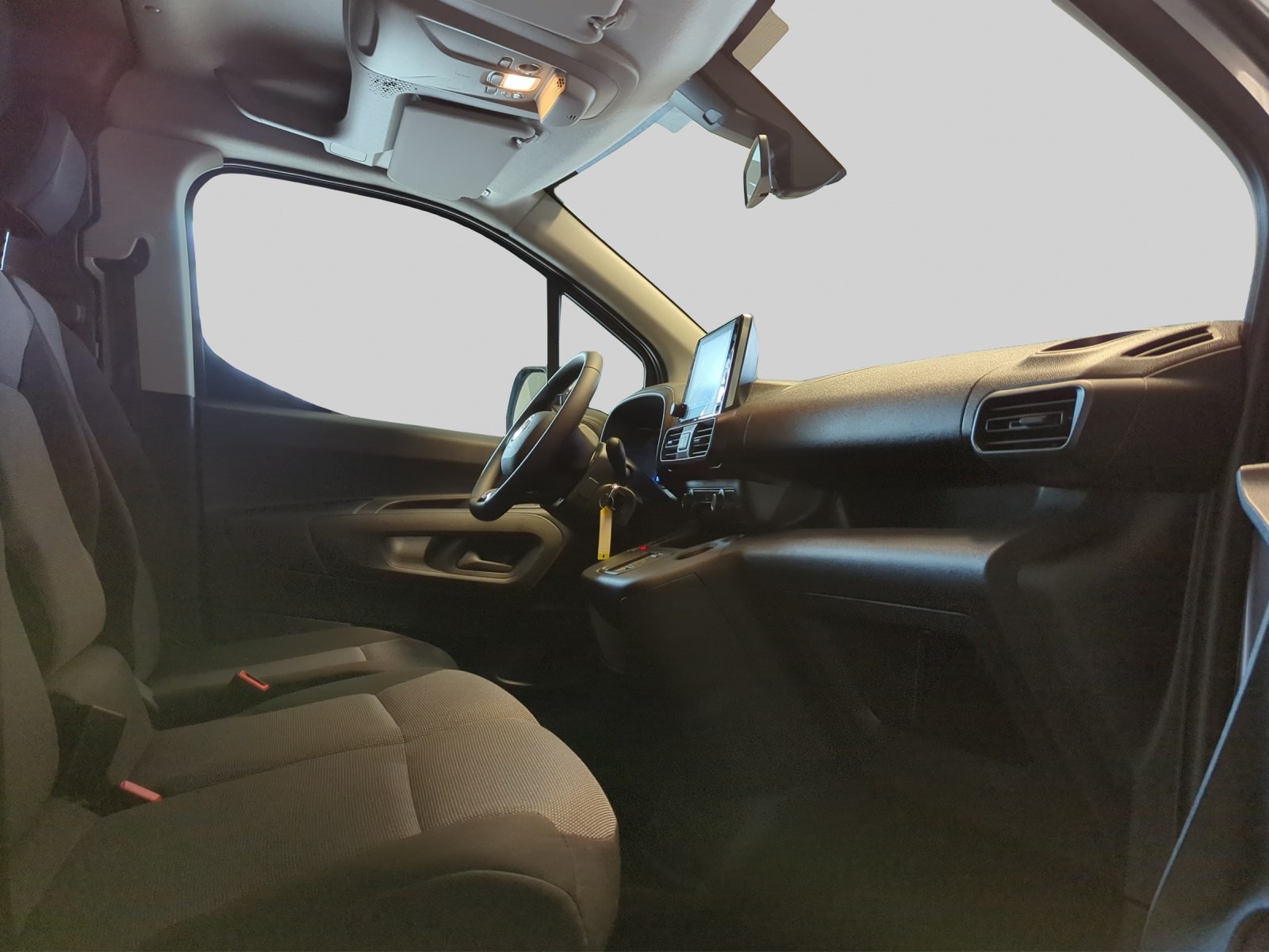 FIAT E-Doblo L1 50kWh Launch Edition-image-12