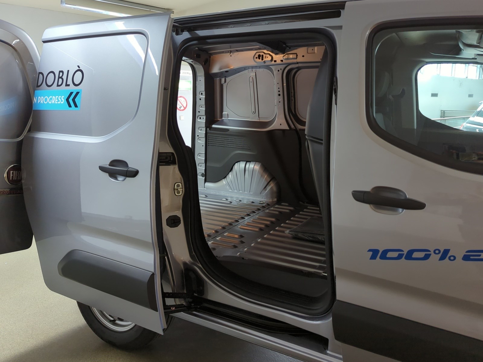 FIAT E-Doblo L1 50kWh Launch Edition-image-15