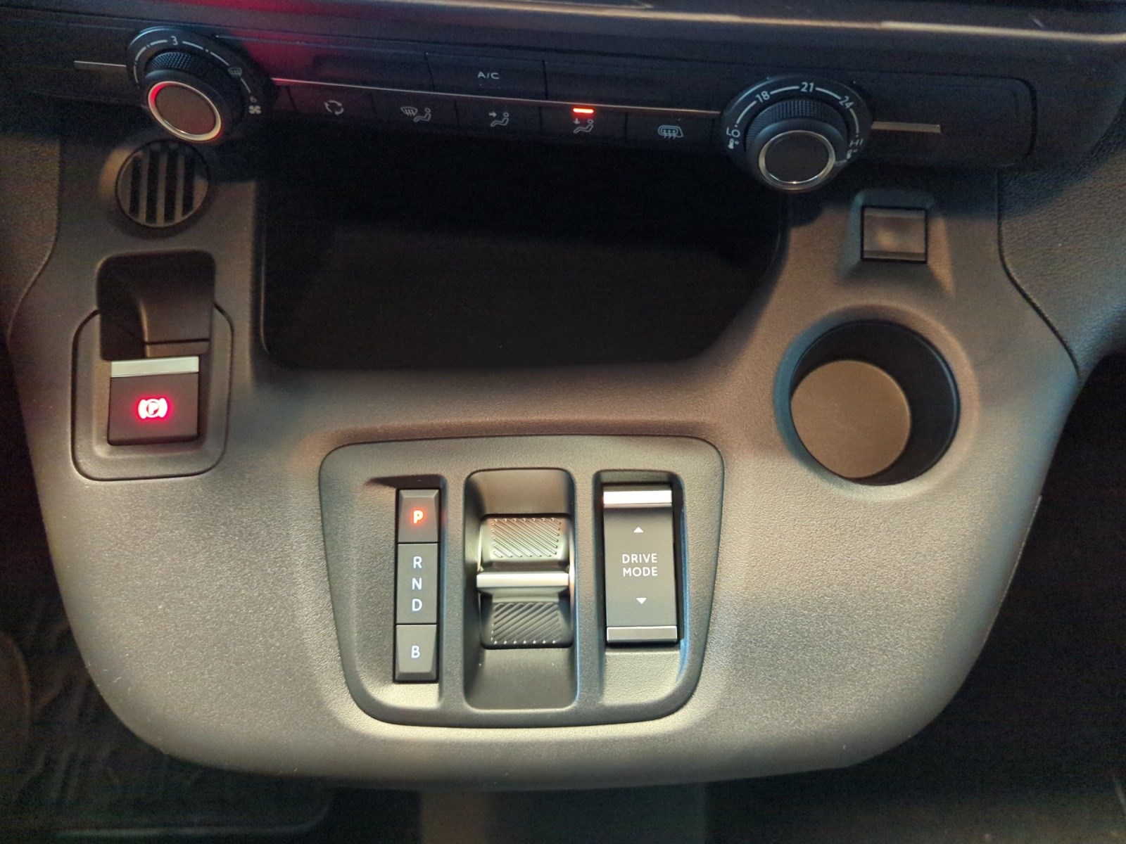 FIAT E-Doblo L1 50kWh Launch Edition-image-9
