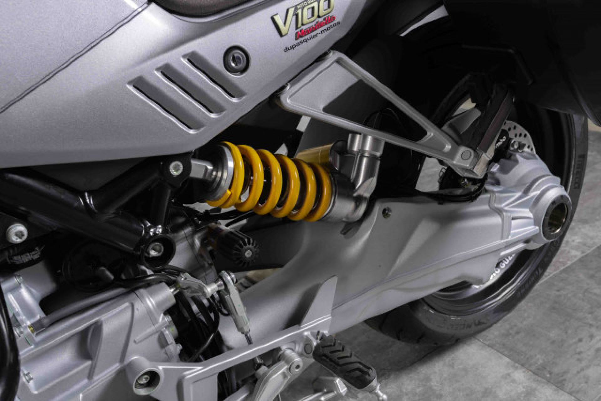 MOTO GUZZI V100 Mandello S-image-6
