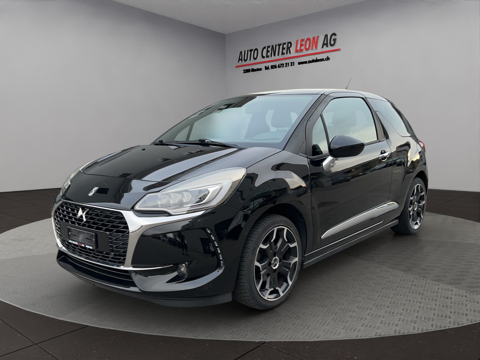 DS AUTOMOBILES DS 3 1.2 PureTech SO Chic-showroom-element-1