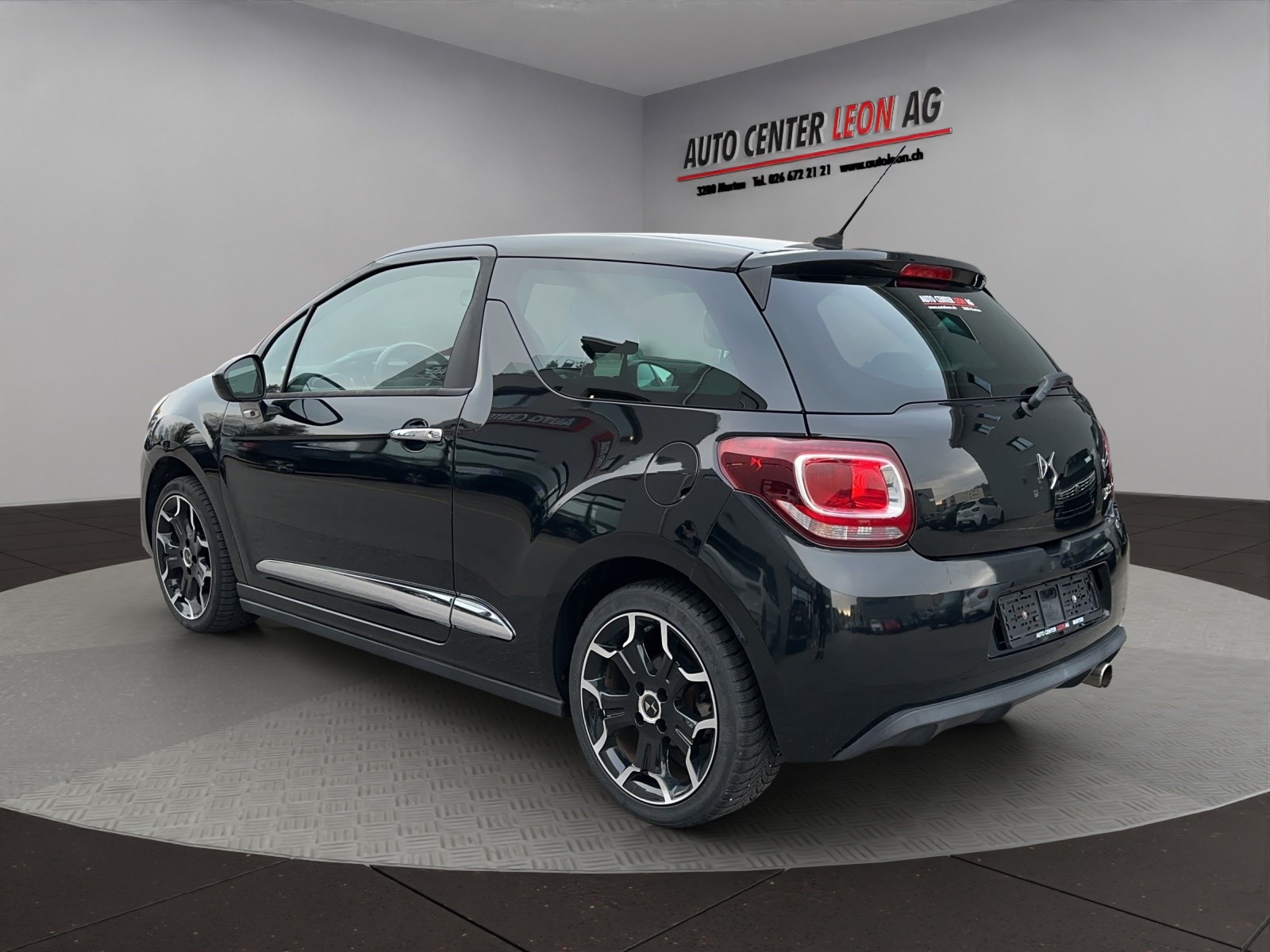 DS AUTOMOBILES DS 3 1.2 PureTech SO Chic-showroom-element-3