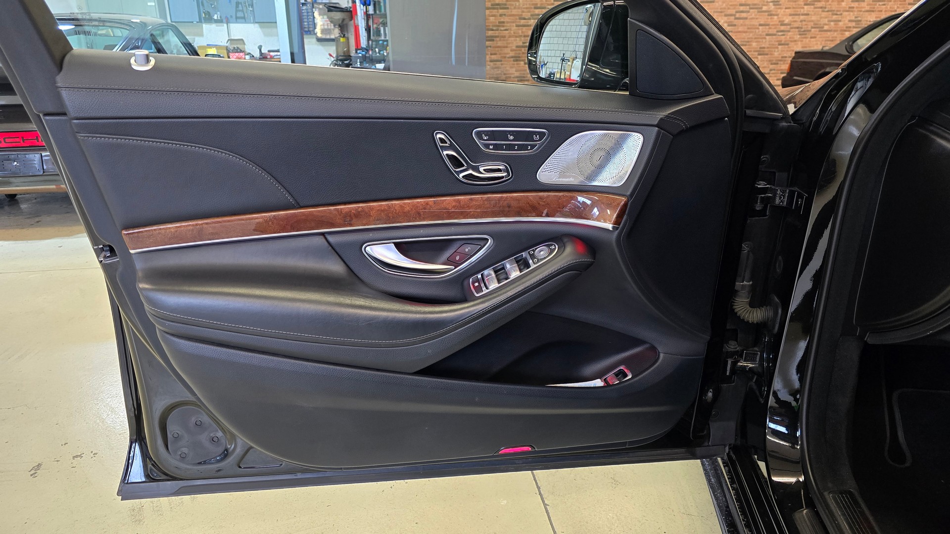 MERCEDES-BENZ S 500 7G-Tronic AMG-Line-image-18