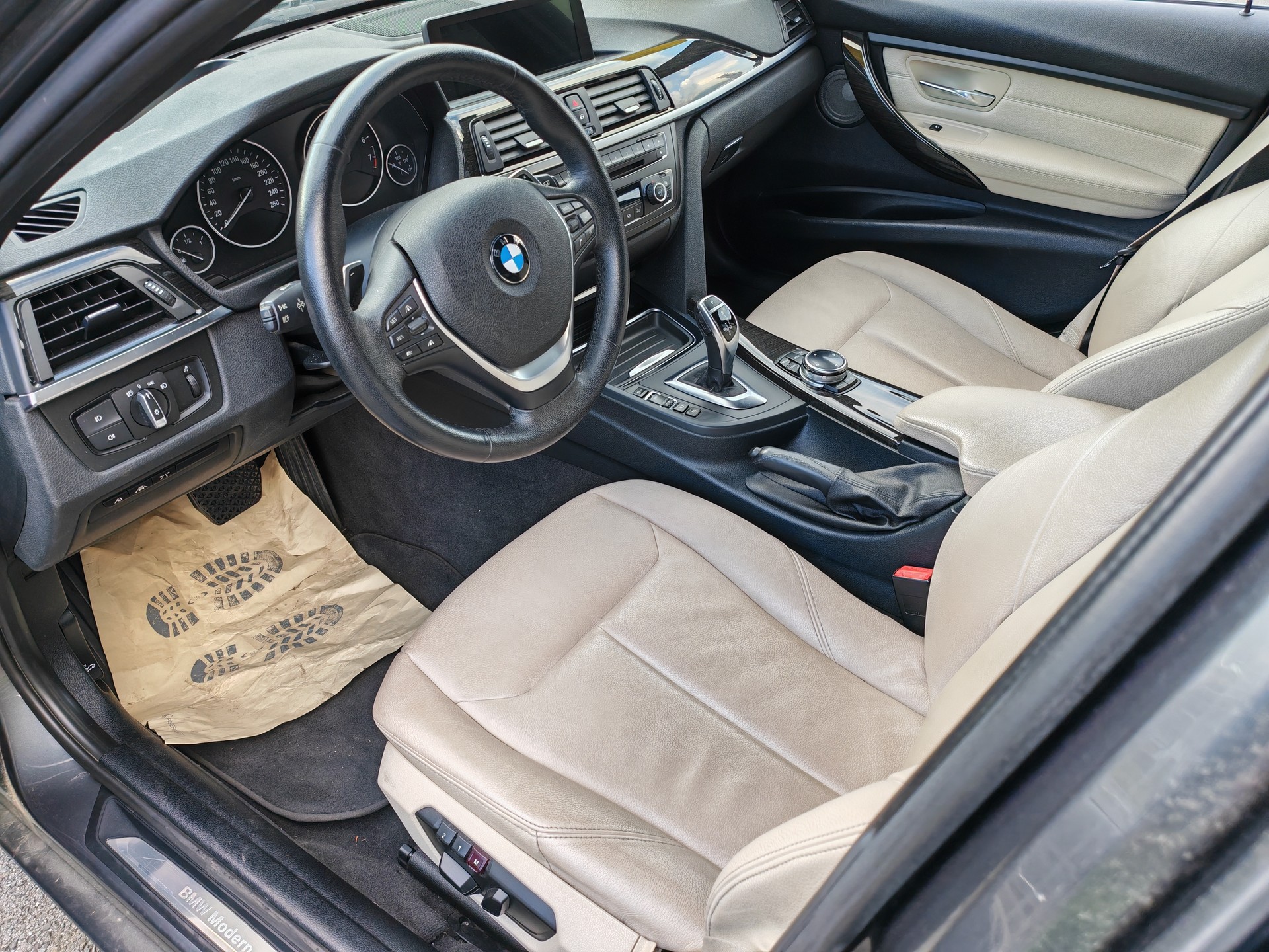 BMW 335i xDrive Steptronic [Expertise du jour + Garantie 12 mois + Service & Immat. Offerts]-image-14