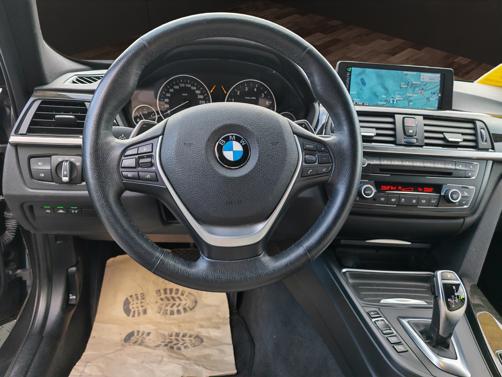 BMW 335i xDrive Steptronic [Expertise du jour + Garantie 12 mois + Service & Immat. Offerts]-image-10