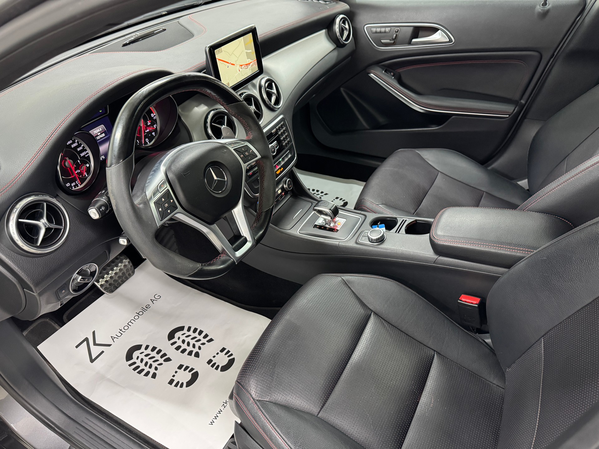 MERCEDES-BENZ GLA 45 AMG 4Matic 360PS 7G-DCT | AMG Heckspoiler | Performance-Abgasanlage | RF-Kamera | Panoramadach | Keyless Go |-image-7