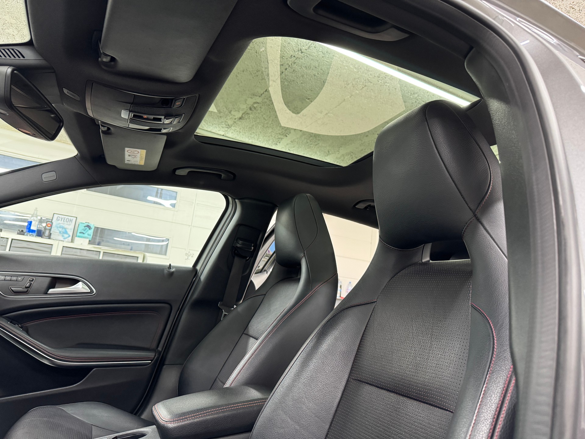 MERCEDES-BENZ GLA 45 AMG 4Matic 360PS 7G-DCT | AMG Heckspoiler | Performance-Abgasanlage | RF-Kamera | Panoramadach | Keyless Go |-image-6
