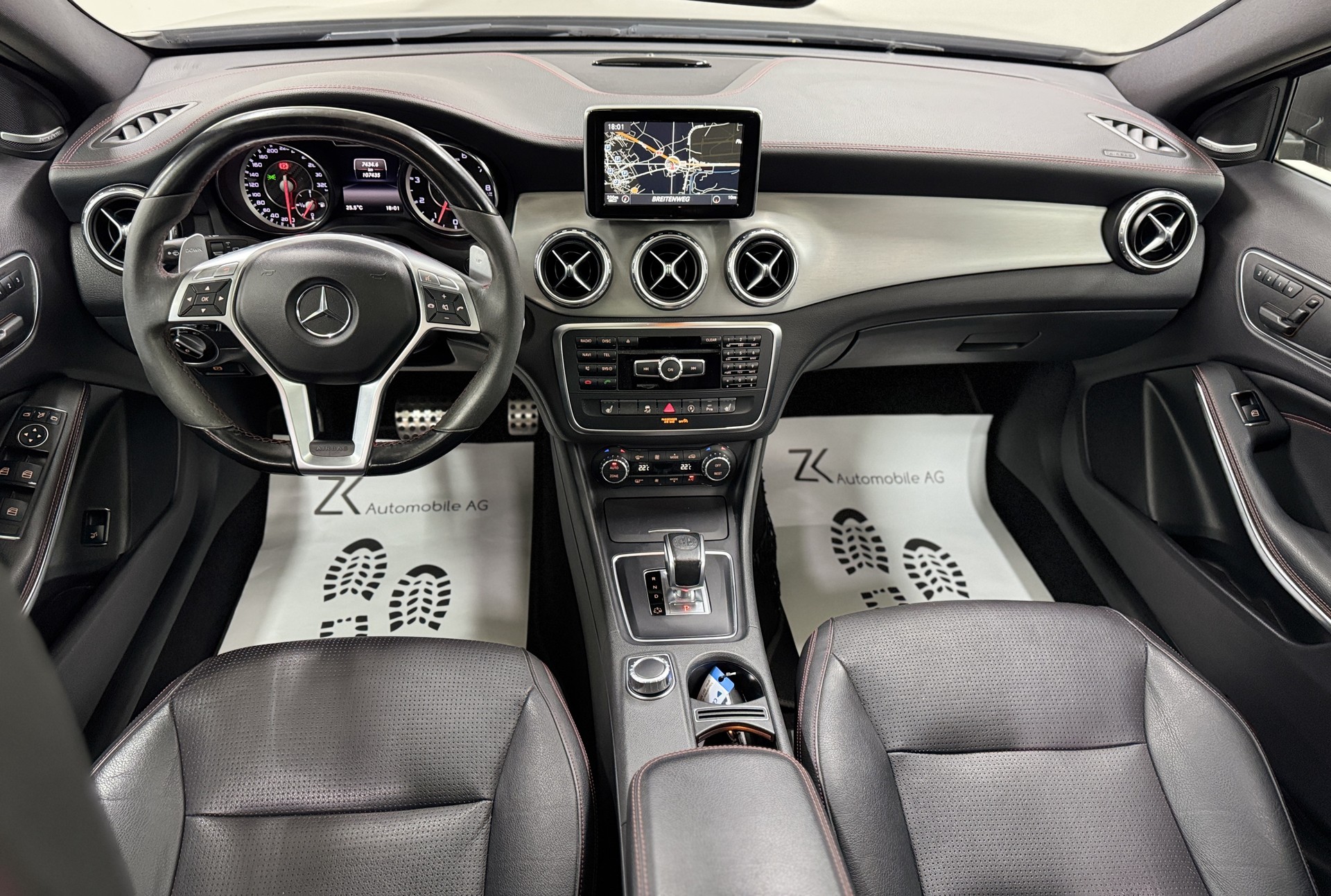 MERCEDES-BENZ GLA 45 AMG 4Matic 360PS 7G-DCT | AMG Heckspoiler | Performance-Abgasanlage | RF-Kamera | Panoramadach | Keyless Go |-image-10