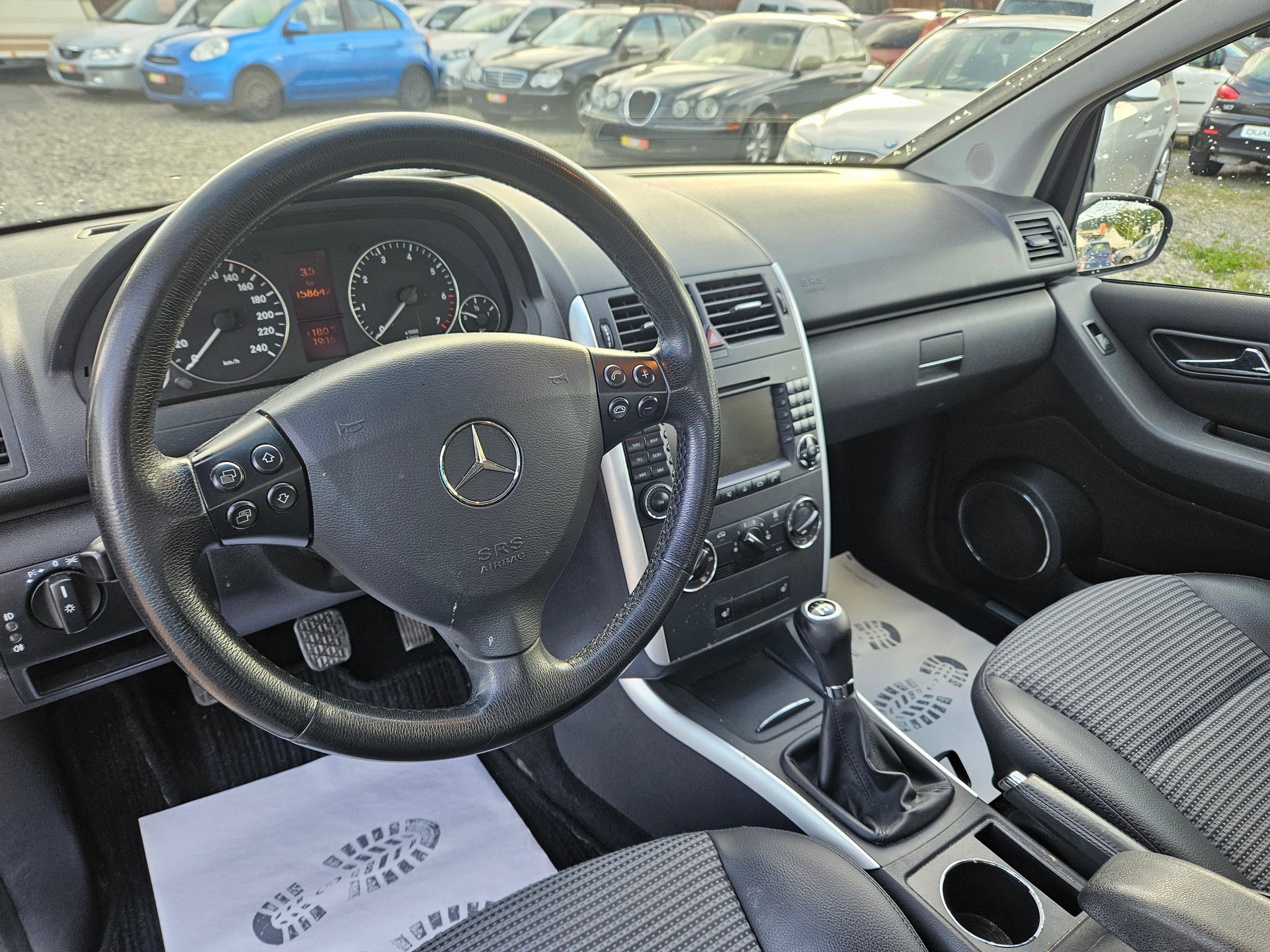 MERCEDES-BENZ A 200 Avantgarde-image-11