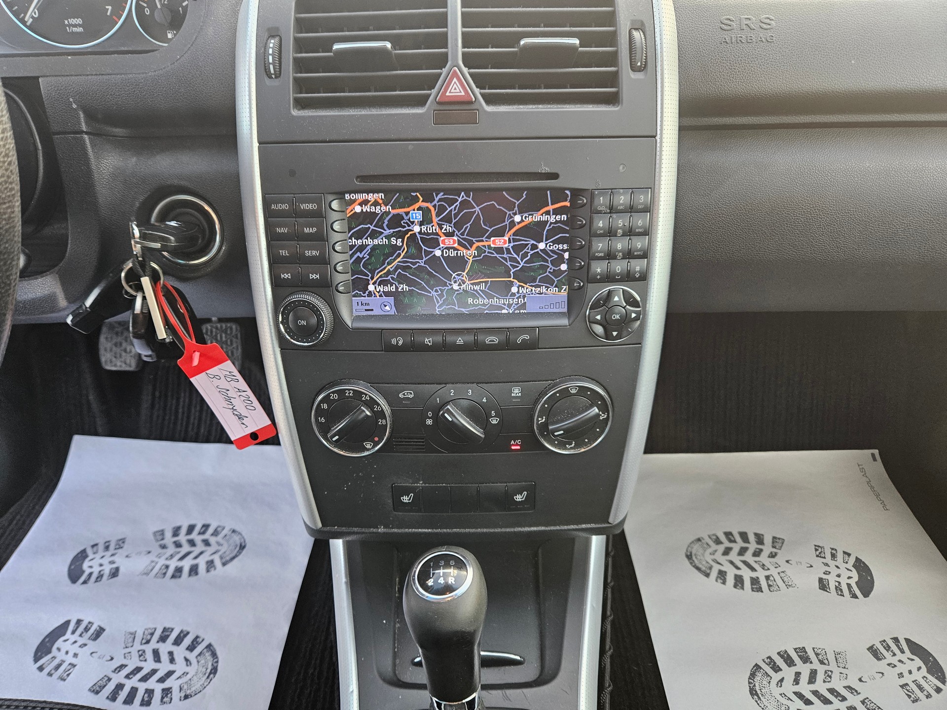 MERCEDES-BENZ A 200 Avantgarde-image-12