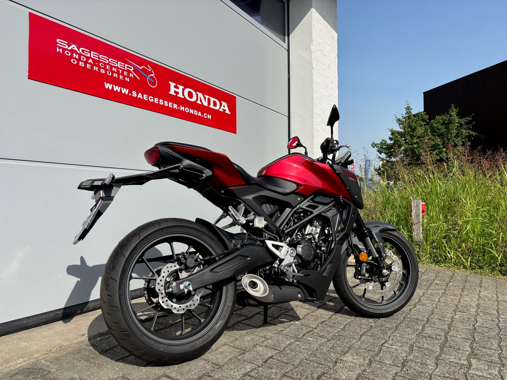 HONDA CB 125 R-showroom-element-2