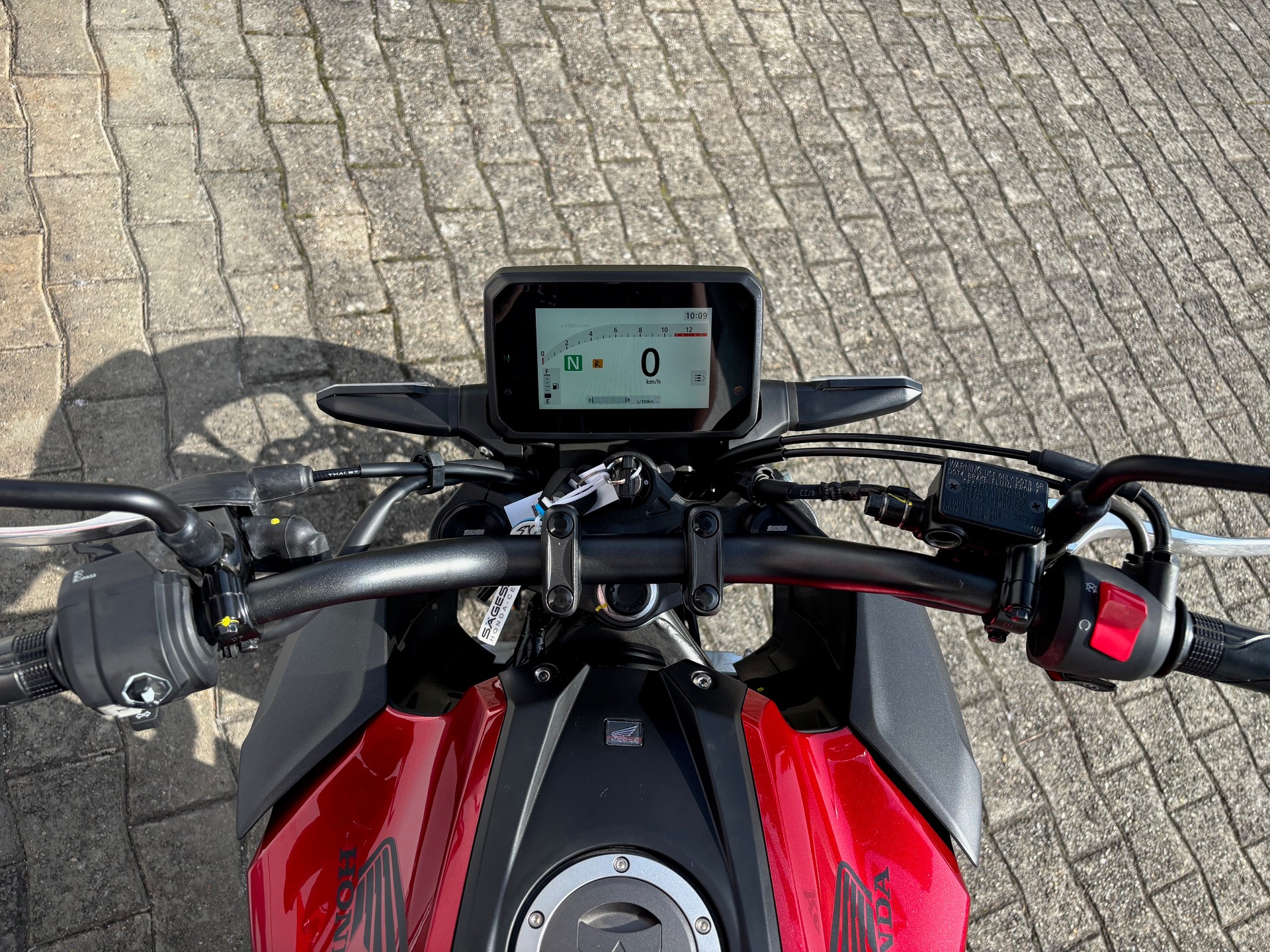HONDA CB 125 R-showroom-element-3