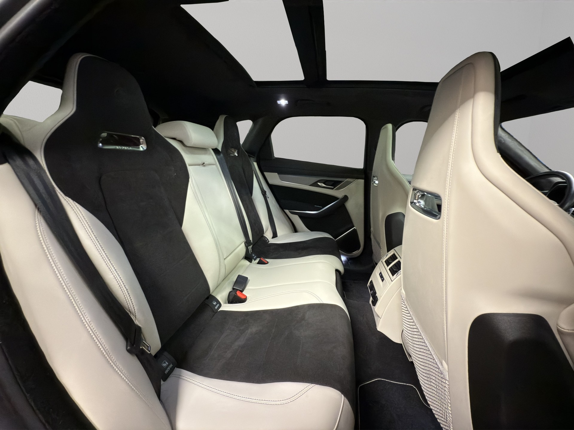 JAGUAR F-Pace 5.0 V8 SVR AWD-image-10