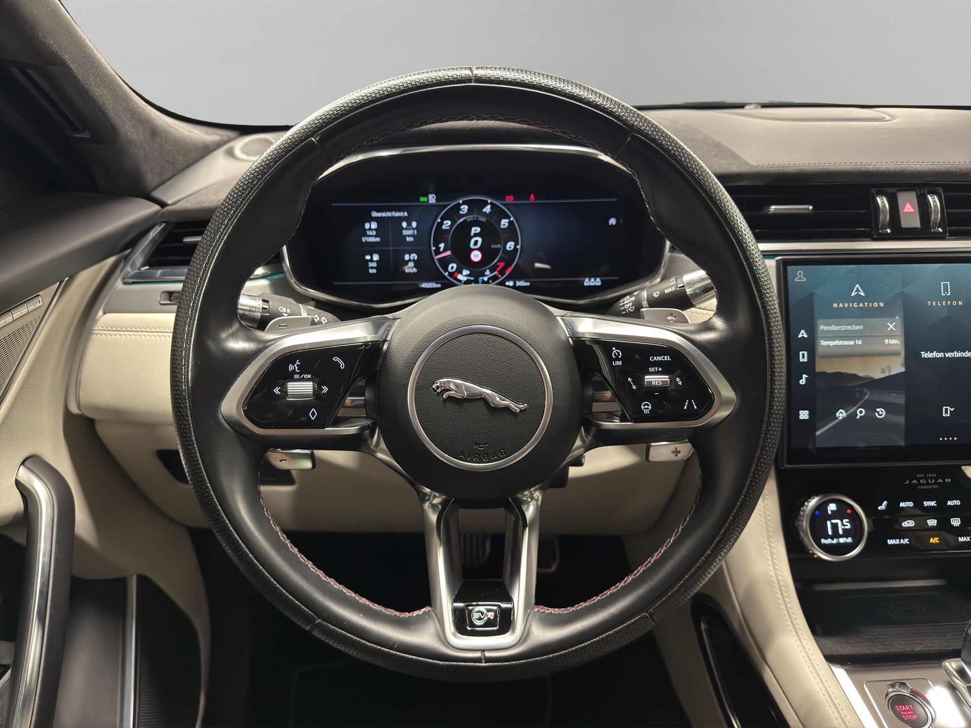 JAGUAR F-Pace 5.0 V8 SVR AWD-image-5