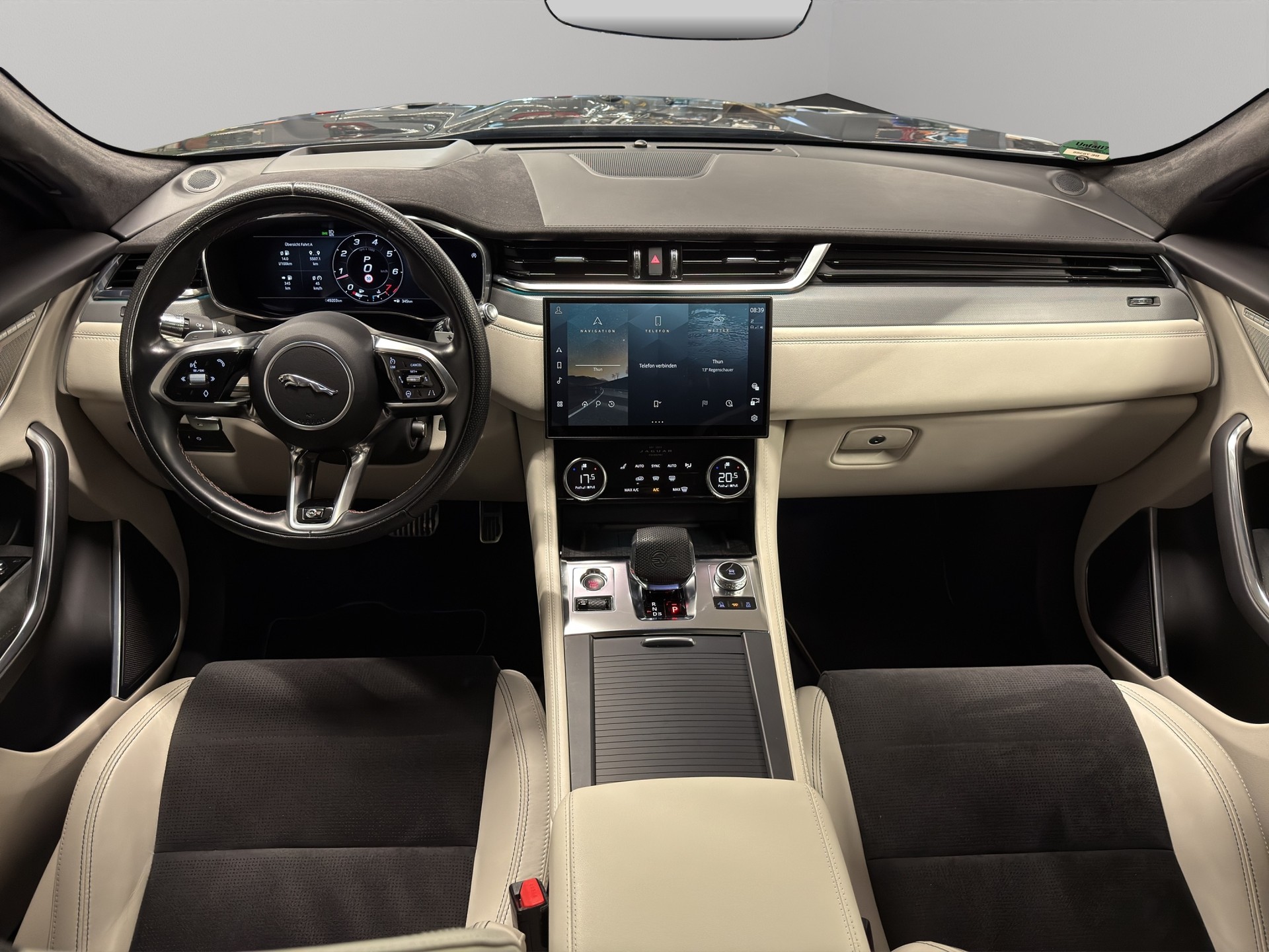 JAGUAR F-Pace 5.0 V8 SVR AWD-image-7