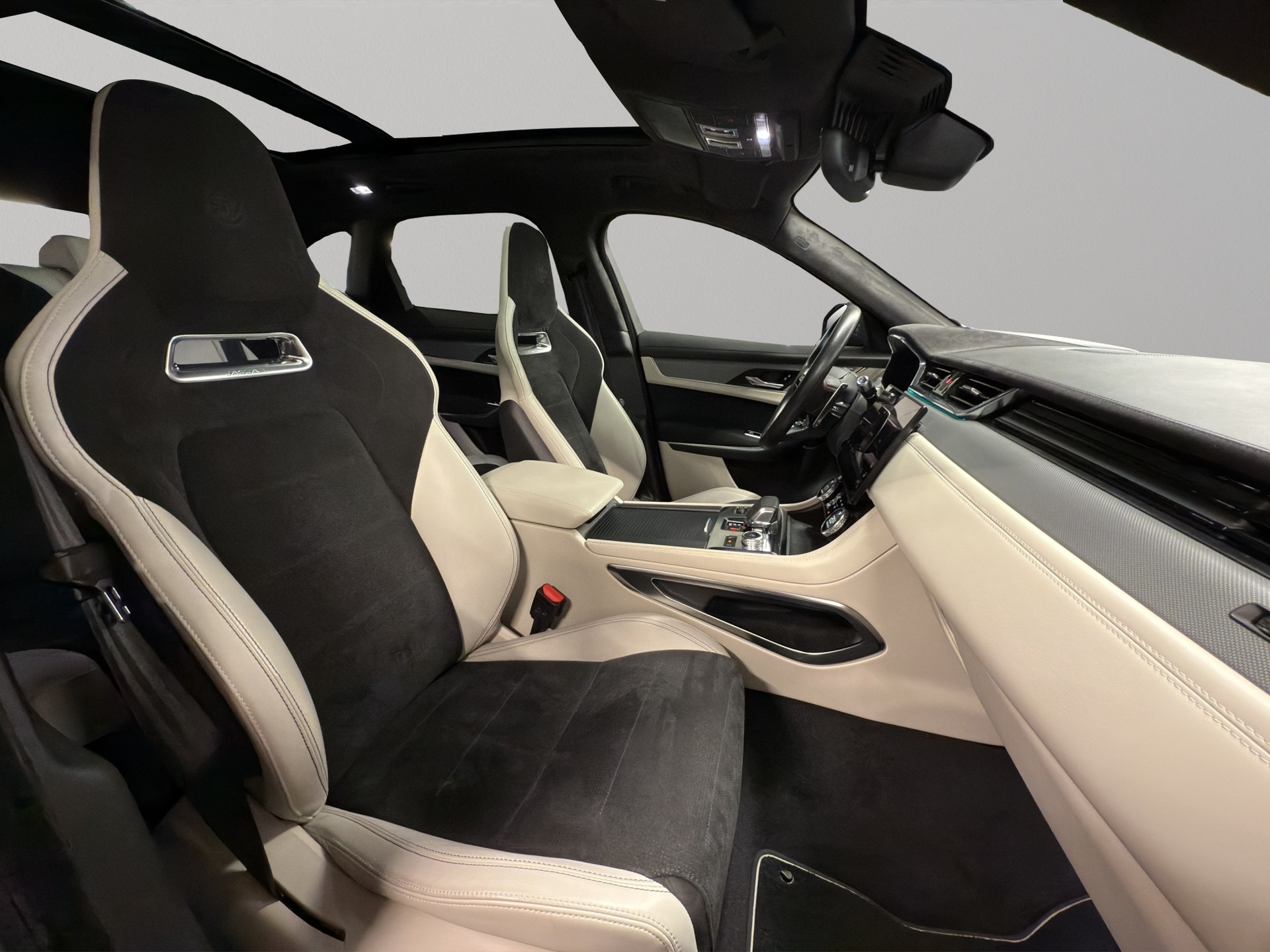 JAGUAR F-Pace 5.0 V8 SVR AWD-image-9