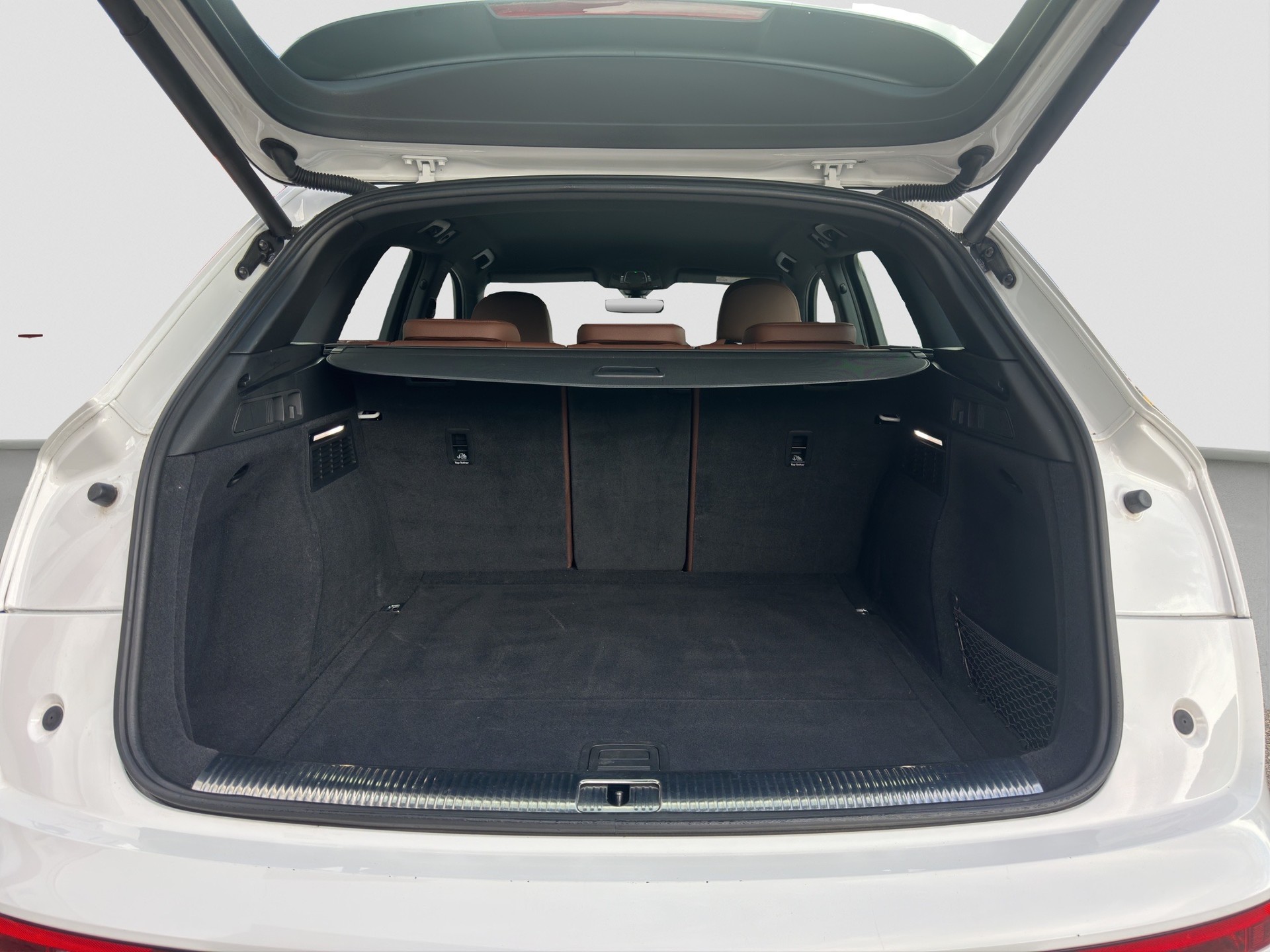 AUDI Q5 2.0 TFSI quattro S-tronic-image-20