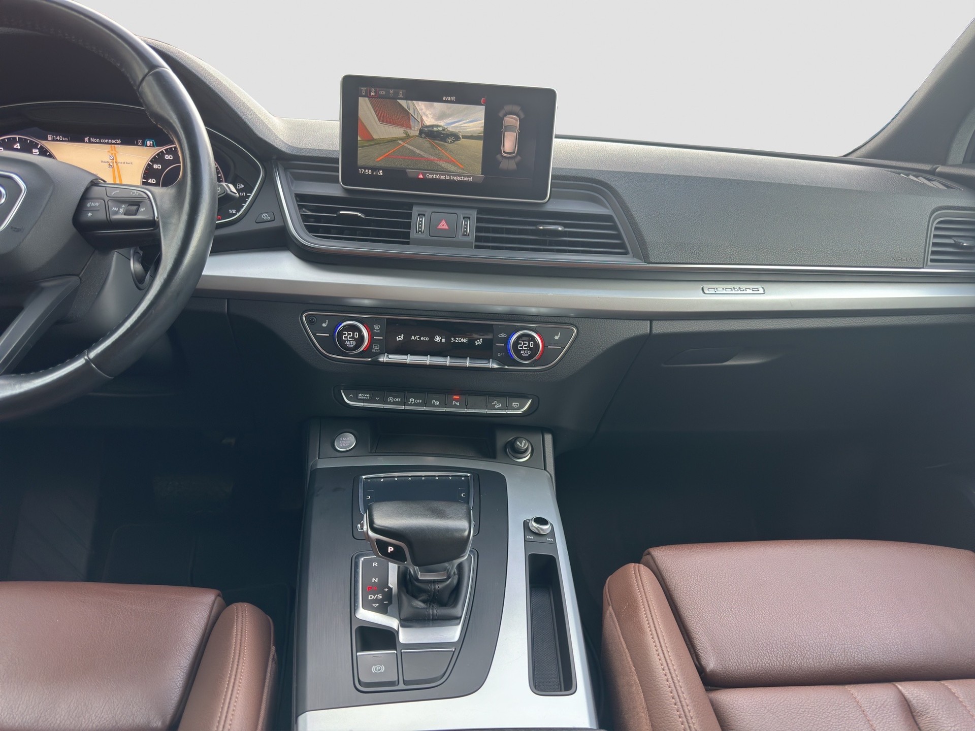 AUDI Q5 2.0 TFSI quattro S-tronic-image-16