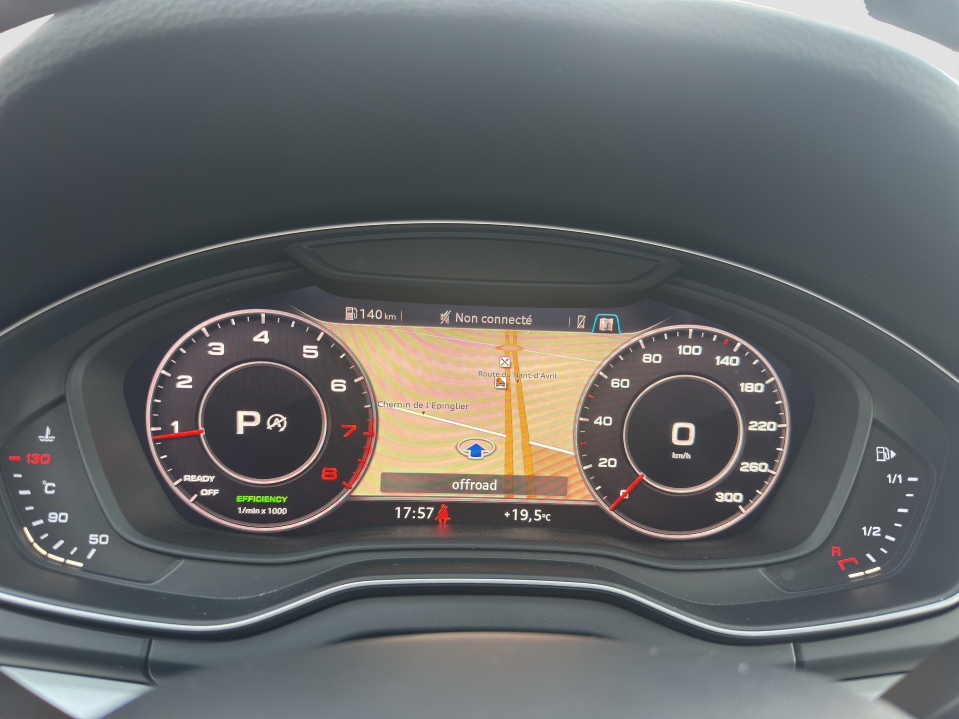 AUDI Q5 2.0 TFSI quattro S-tronic-image-14
