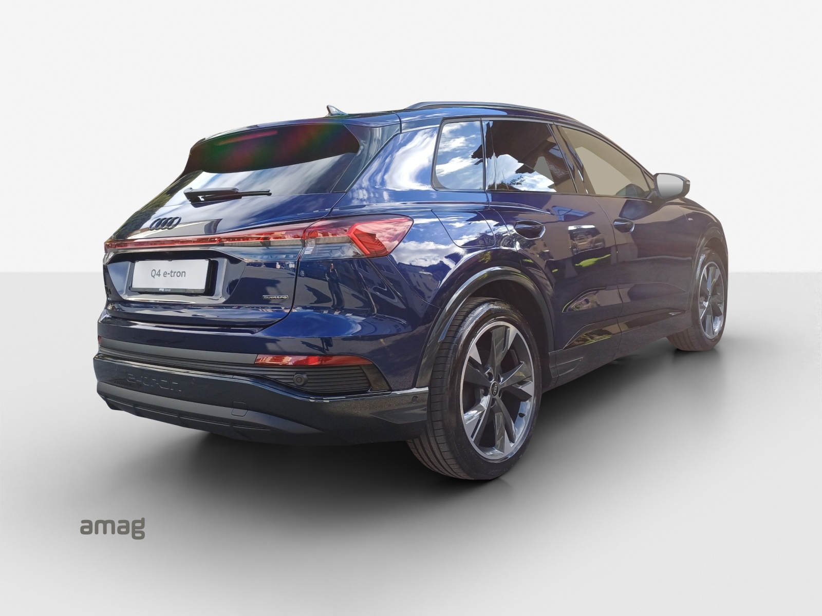 AUDI Q4 e-tron 45 quattro-image-4