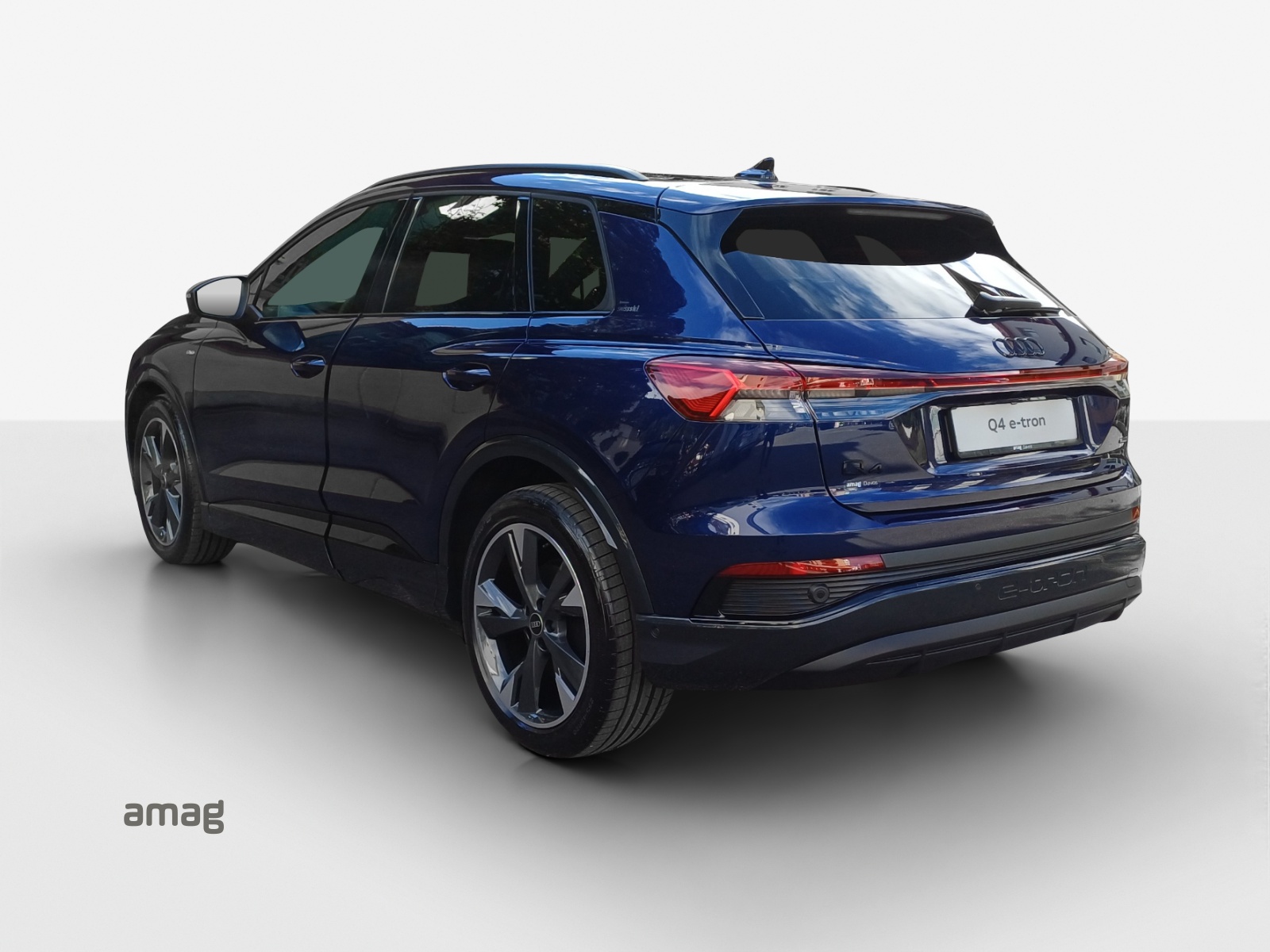 AUDI Q4 e-tron 45 quattro-showroom-element-2