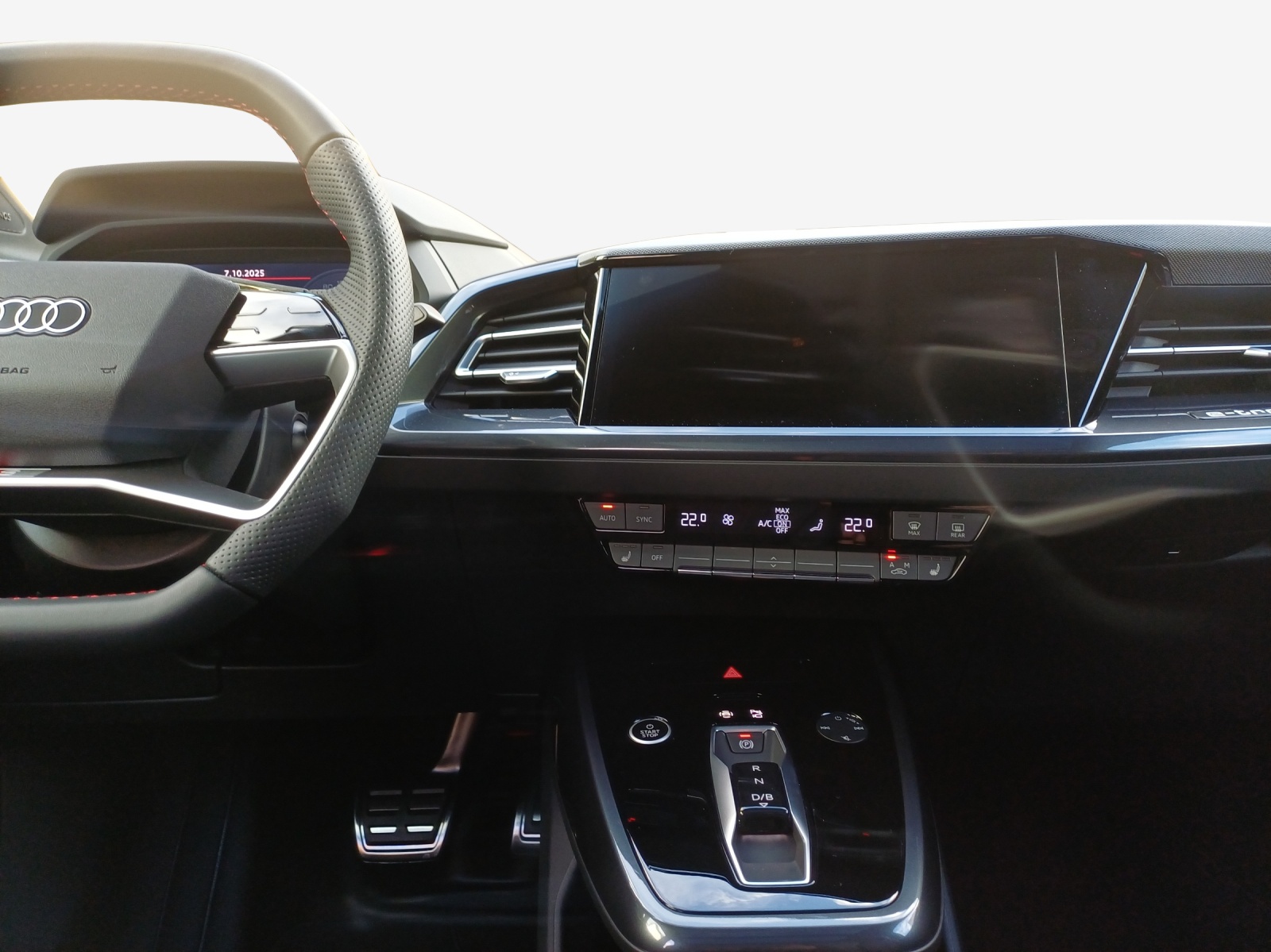 AUDI Q4 e-tron 45 quattro-image-10