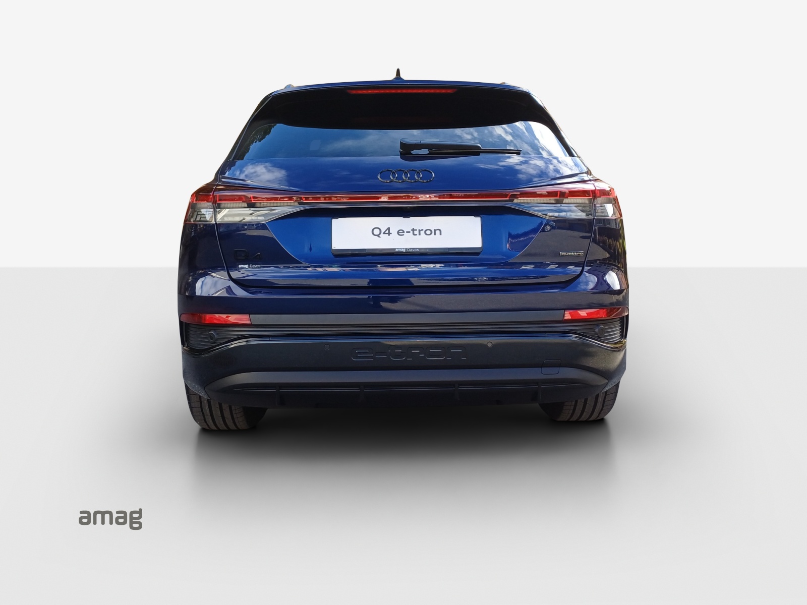 AUDI Q4 e-tron 45 quattro-showroom-element-3