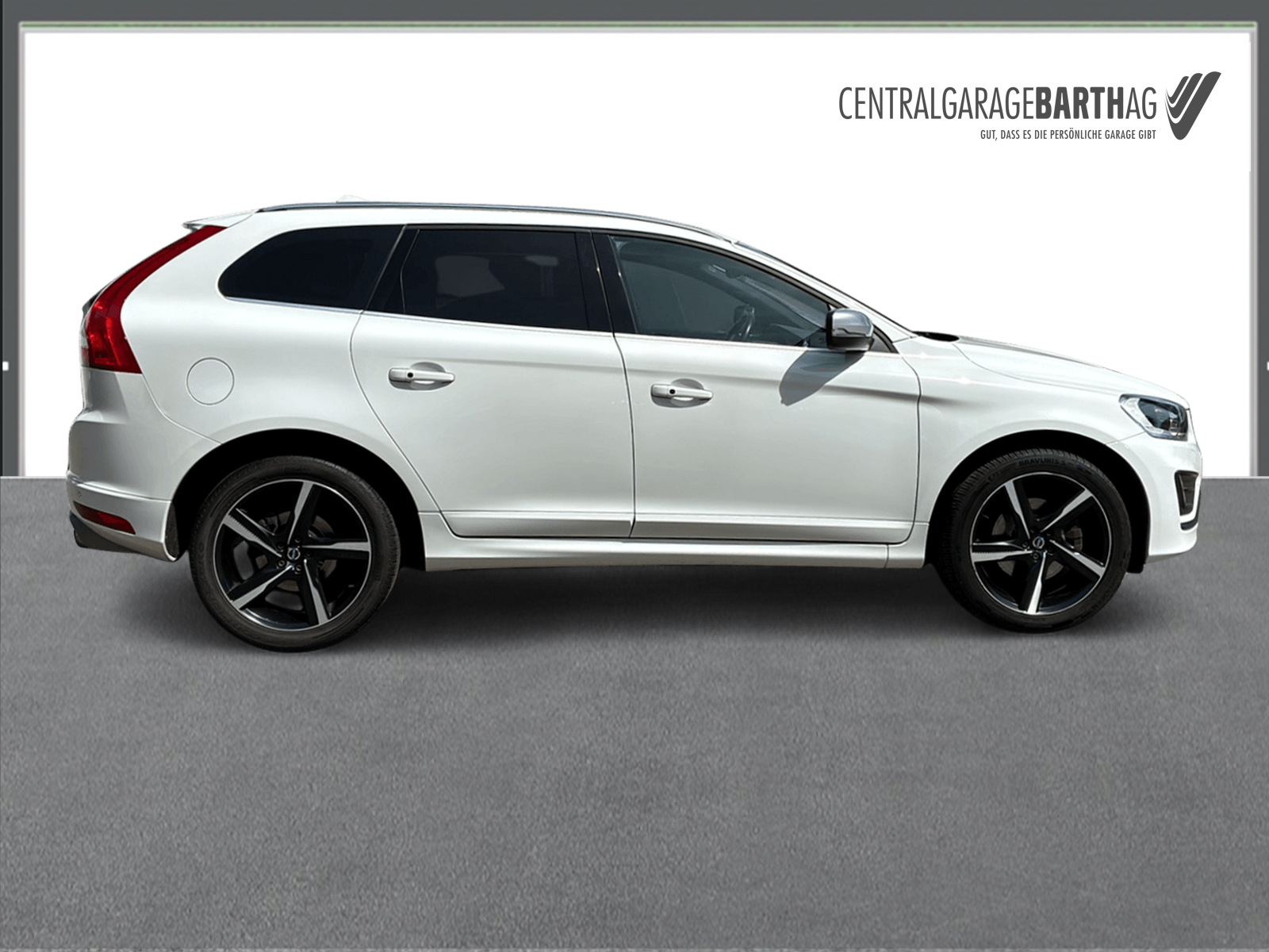 VOLVO XC60 3.0 T6 Summum R-Design AWD-image-4