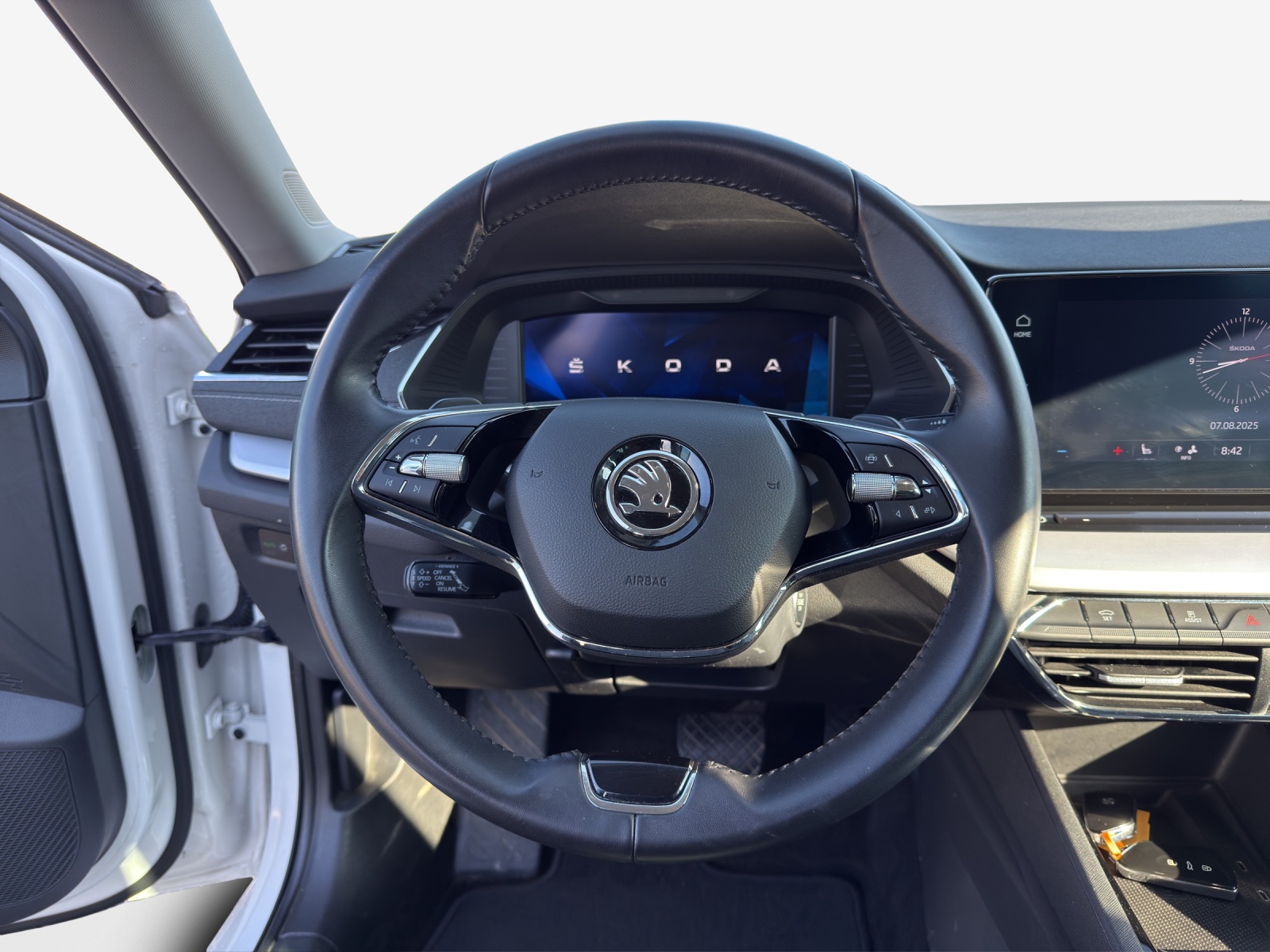SKODA Octavia Combi 1.5 TSI G-Tec DSG Style-image-9