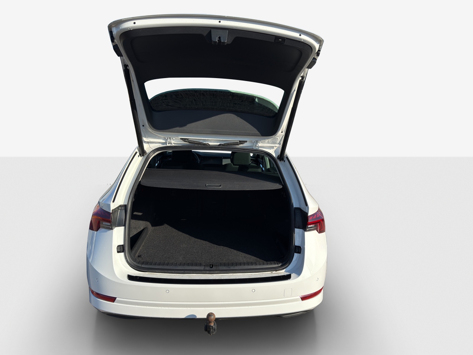 SKODA Octavia Combi 1.5 TSI G-Tec DSG Style-image-12