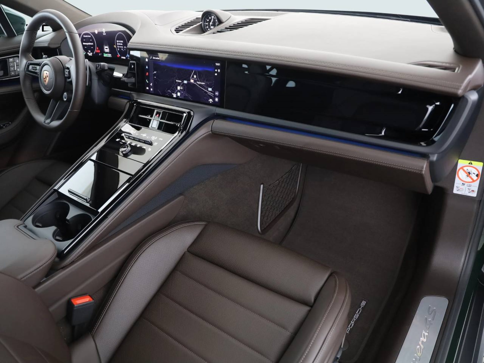 PORSCHE Panamera 4S E-Hybrid-image-8