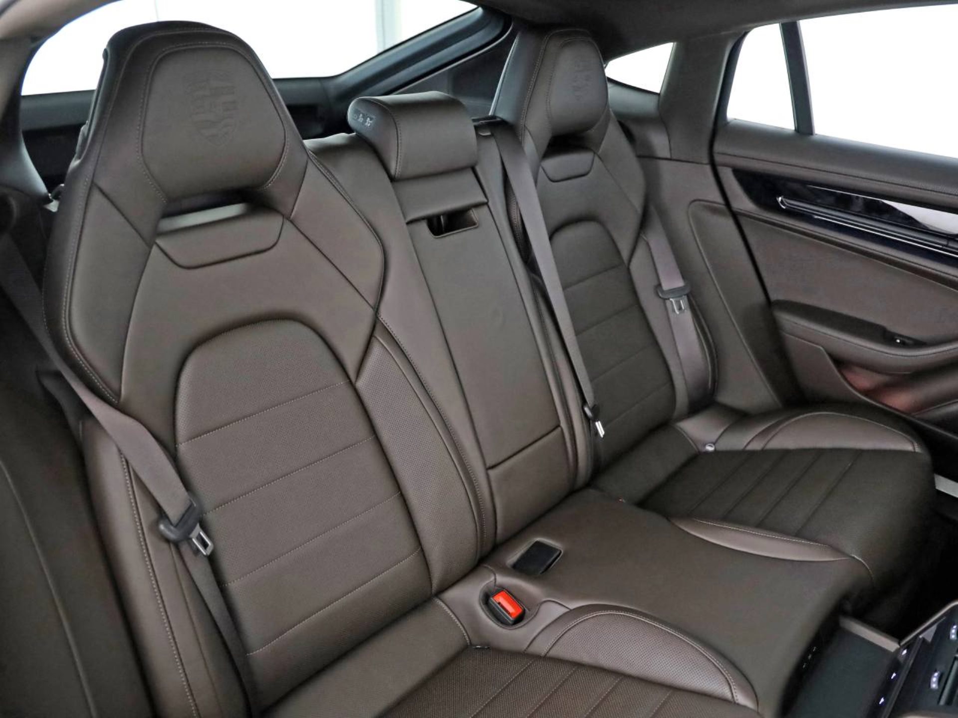PORSCHE Panamera 4S E-Hybrid-image-10