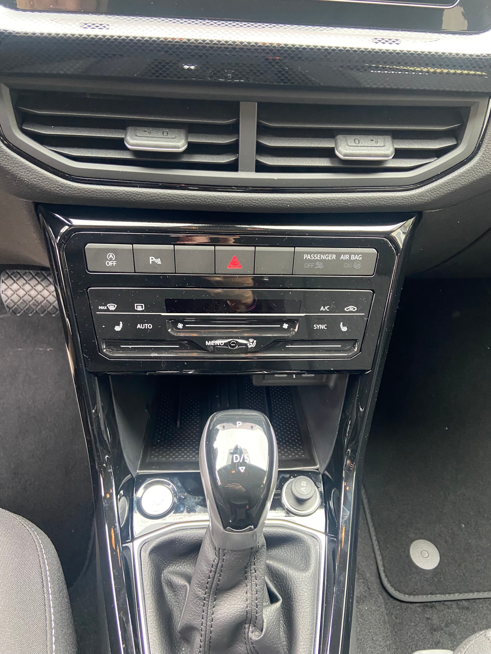 VW T-Cross 1.0 TSI EVO UNITED DSG-image-16