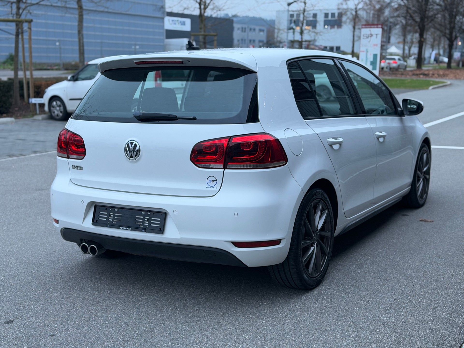 VW Golf 2.0 TDI GTD-image-6