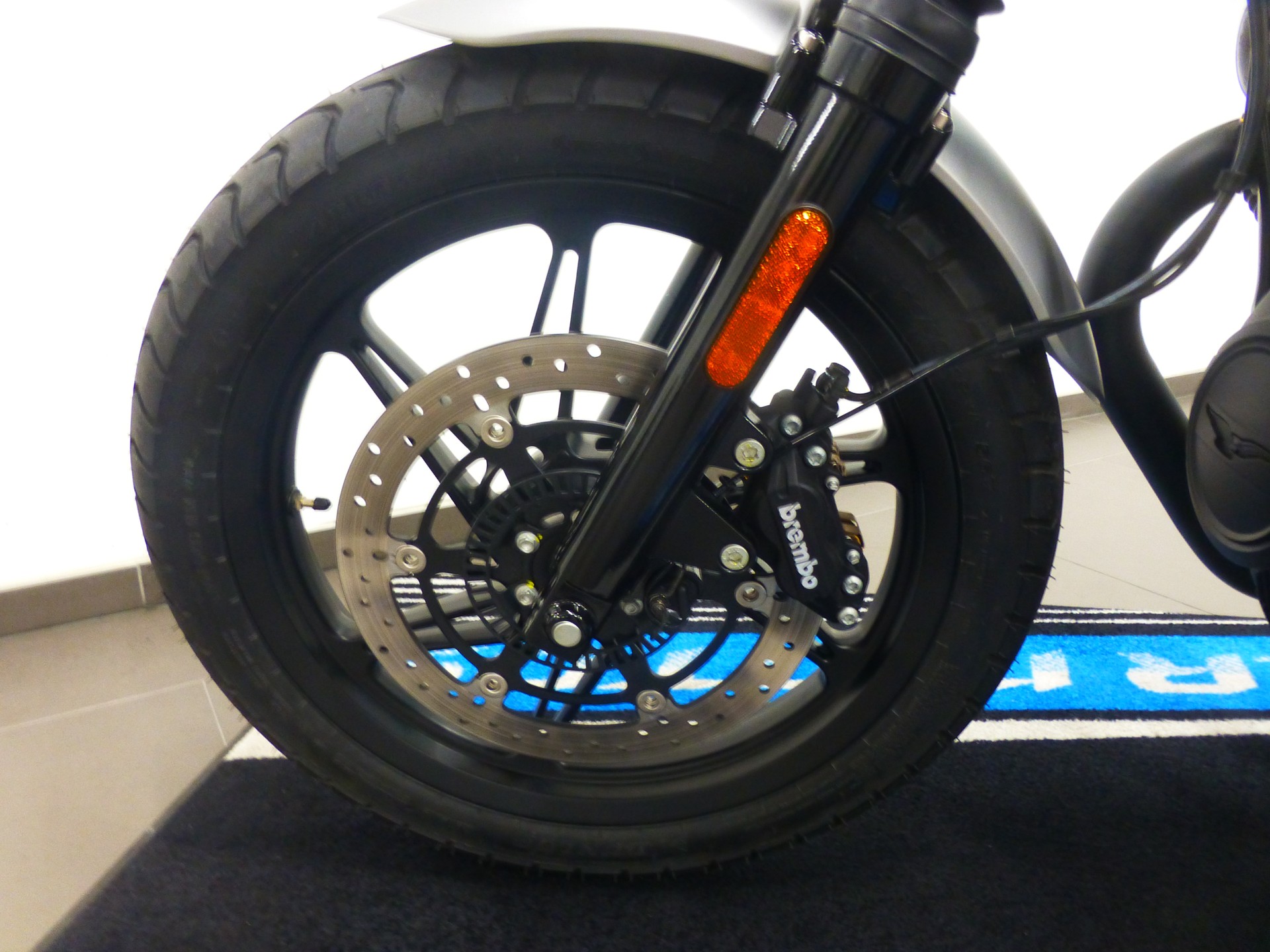 MOTO GUZZI V7 IV 850 Stone-image-9