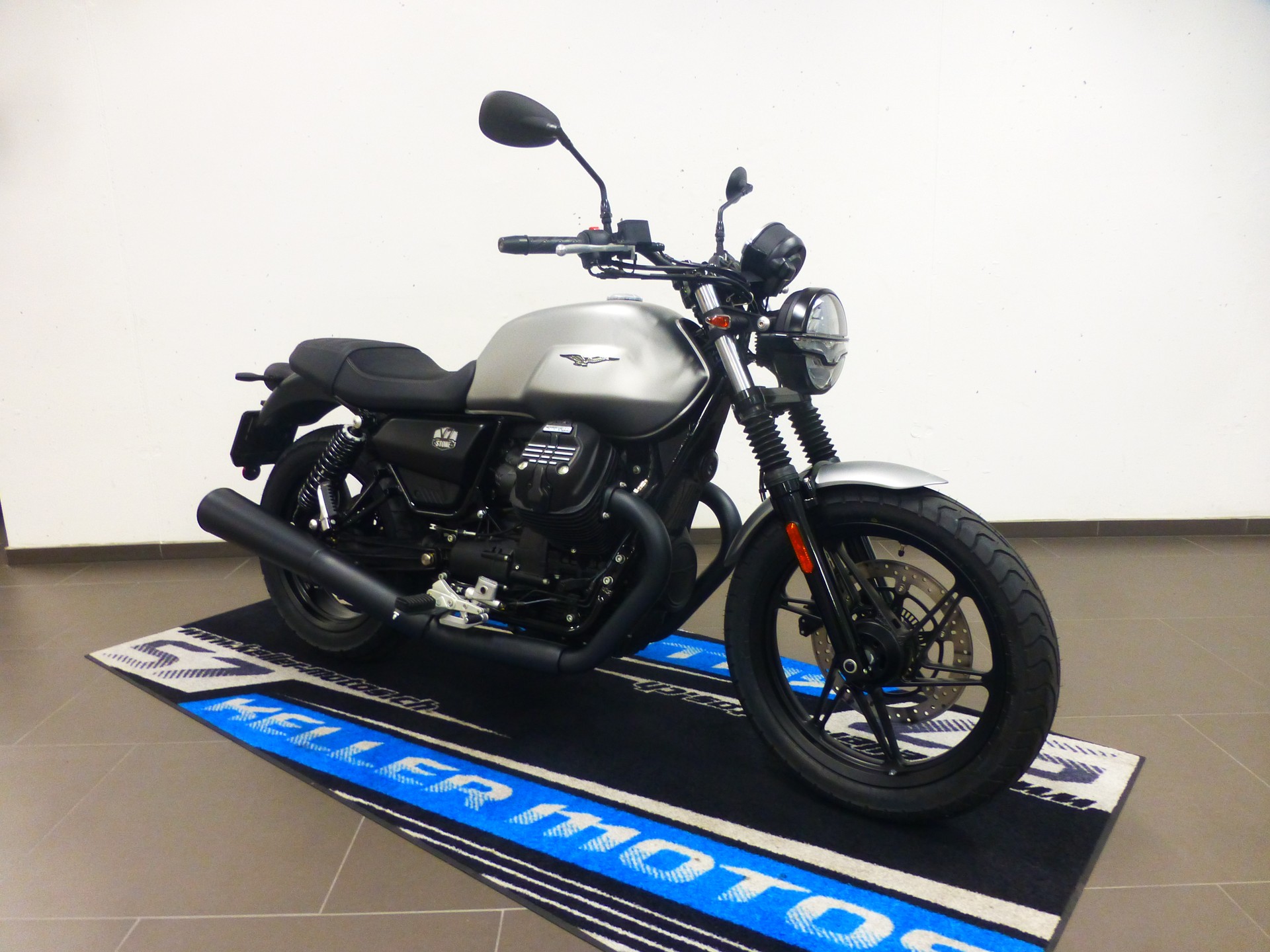 MOTO GUZZI V7 IV 850 Stone-showroom-element-2