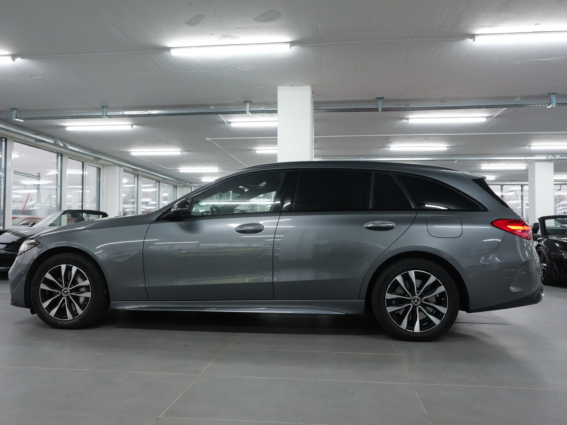 MERCEDES-BENZ C 300 e T AMG Line *Premium Plus Paket* *Winterpaket* *Pano*-image-7