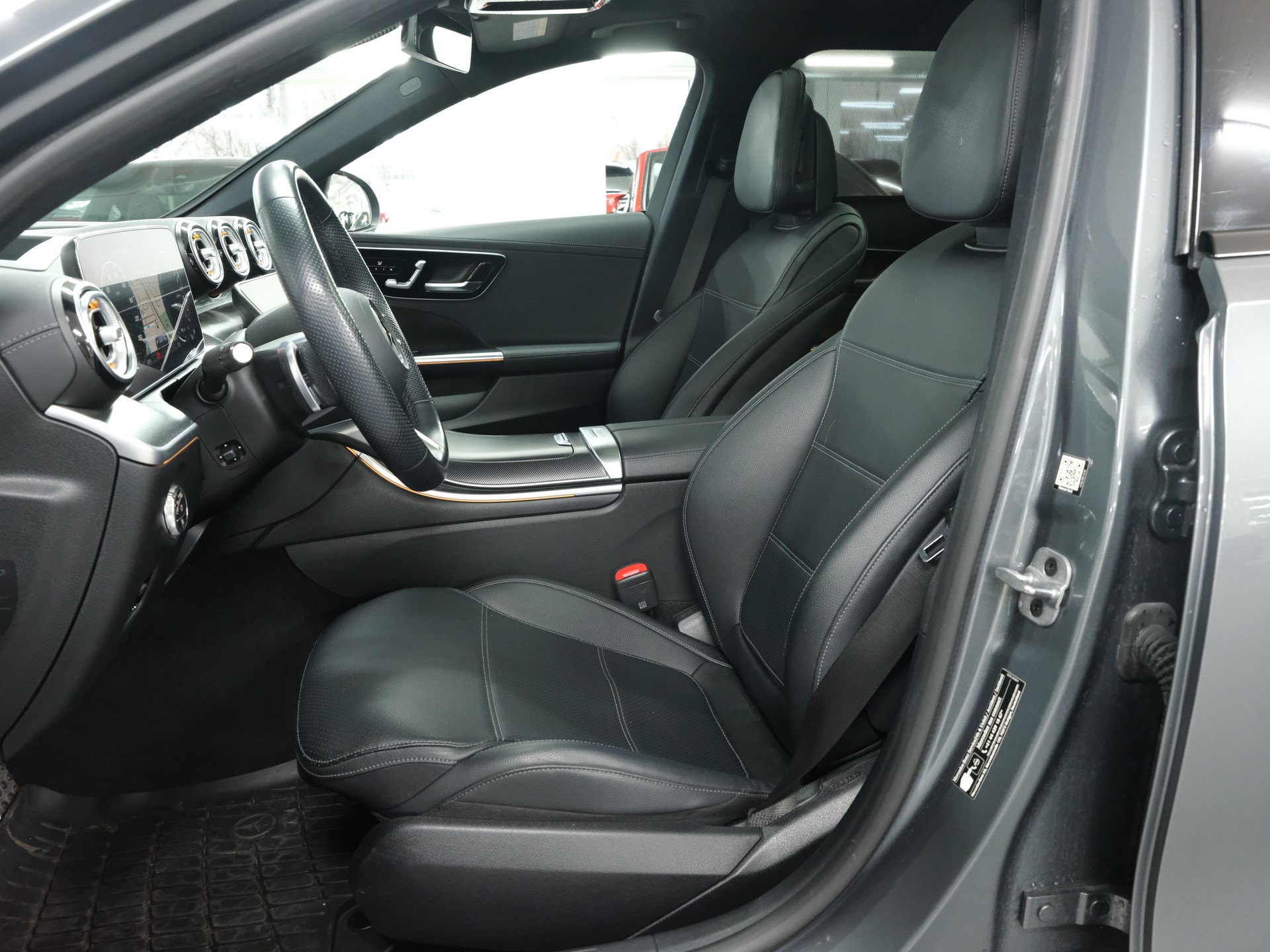 MERCEDES-BENZ C 300 e T AMG Line *Premium Plus Paket* *Winterpaket* *Pano*-image-10