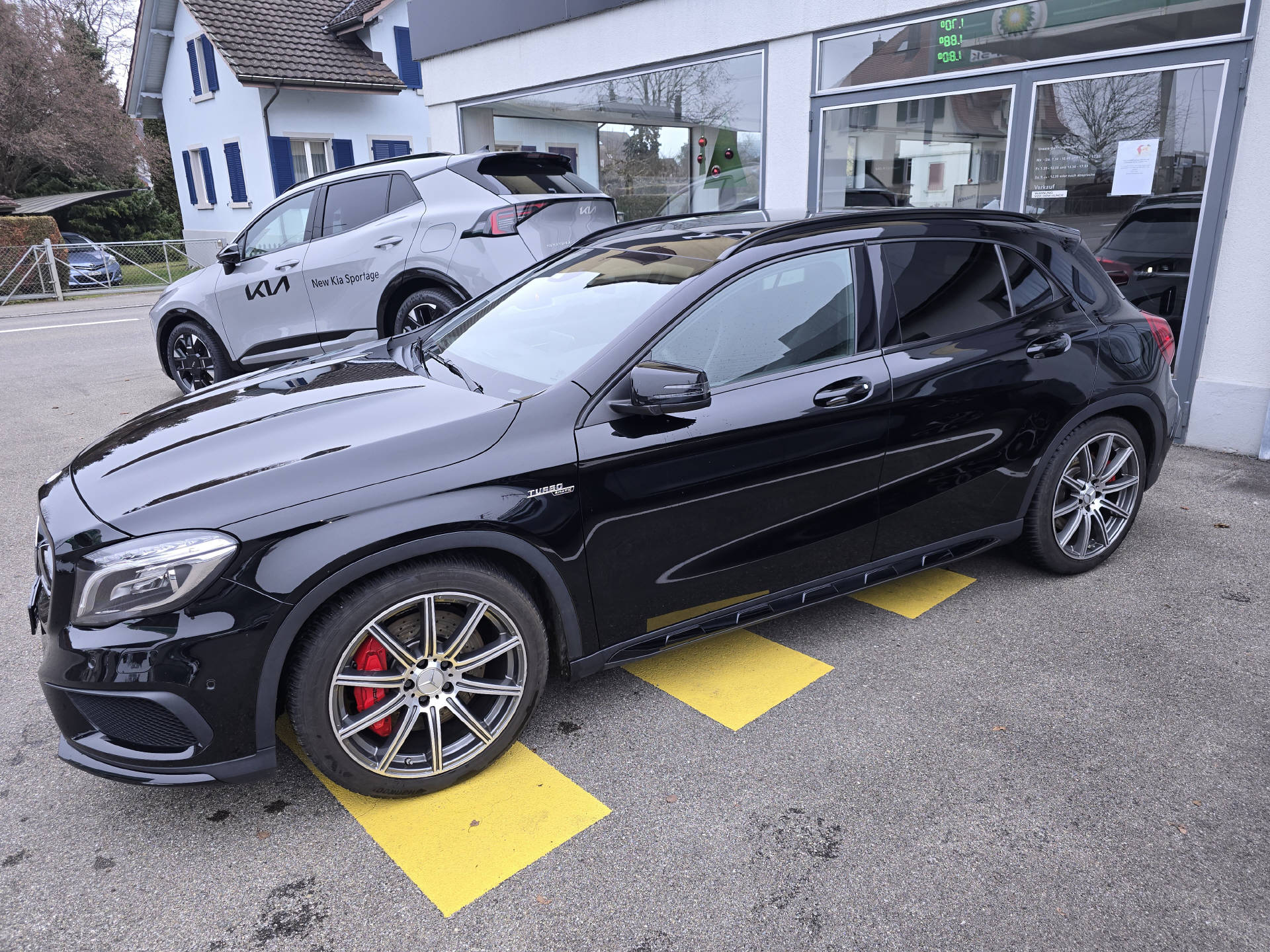 MERCEDES-BENZ GLA 45 AMG 4m-image-1