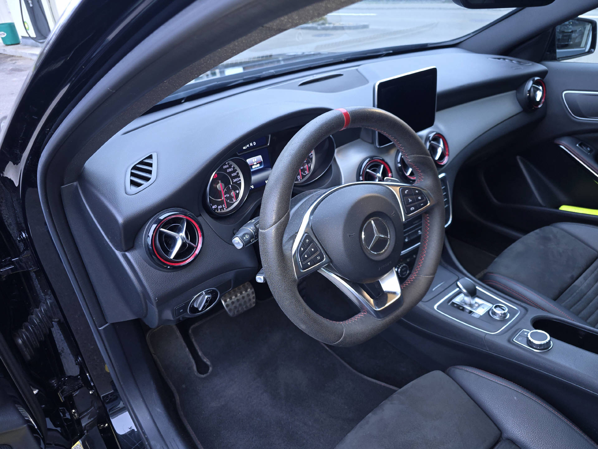 MERCEDES-BENZ GLA 45 AMG 4m-image-8