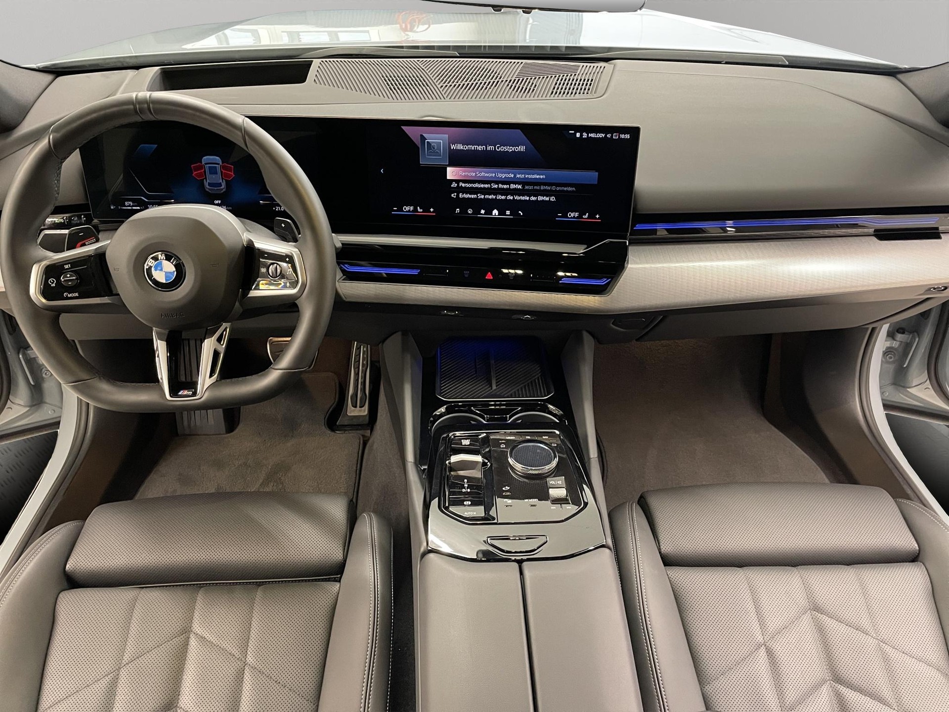 BMW 520d xDrive 48V Touring-image-11